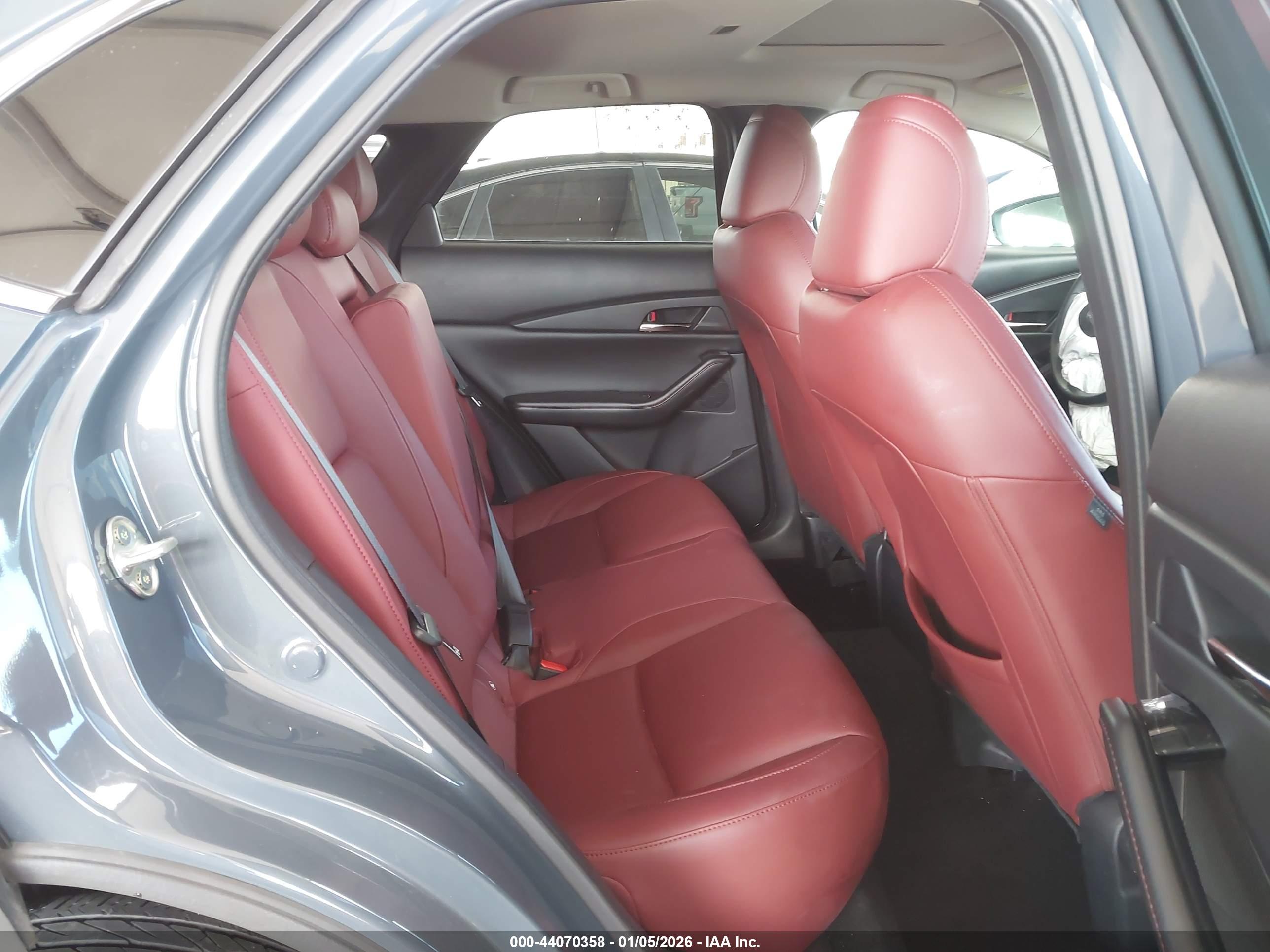 MAZDA CX-30 image 8