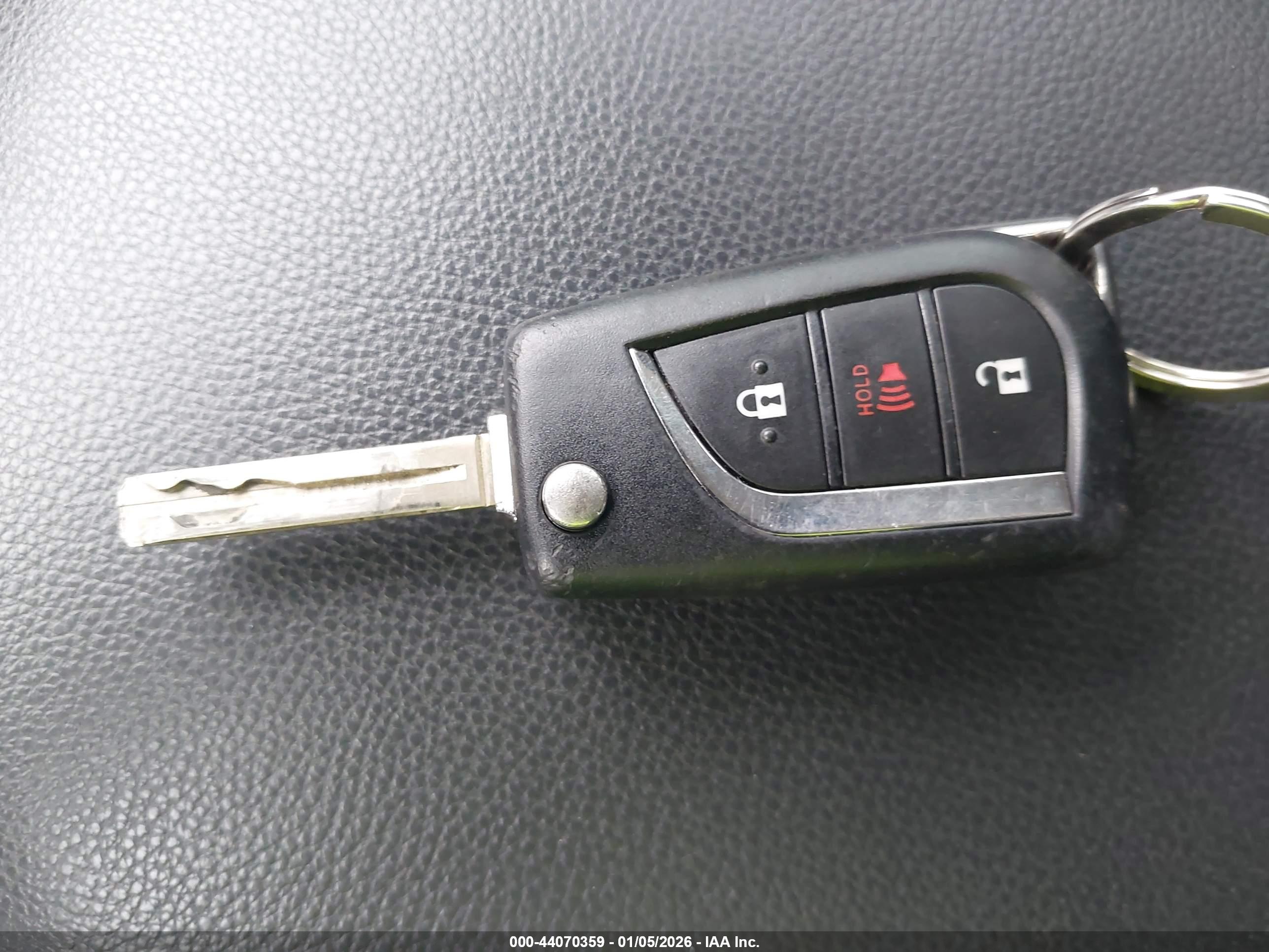 TOYOTA RAV4 image 11