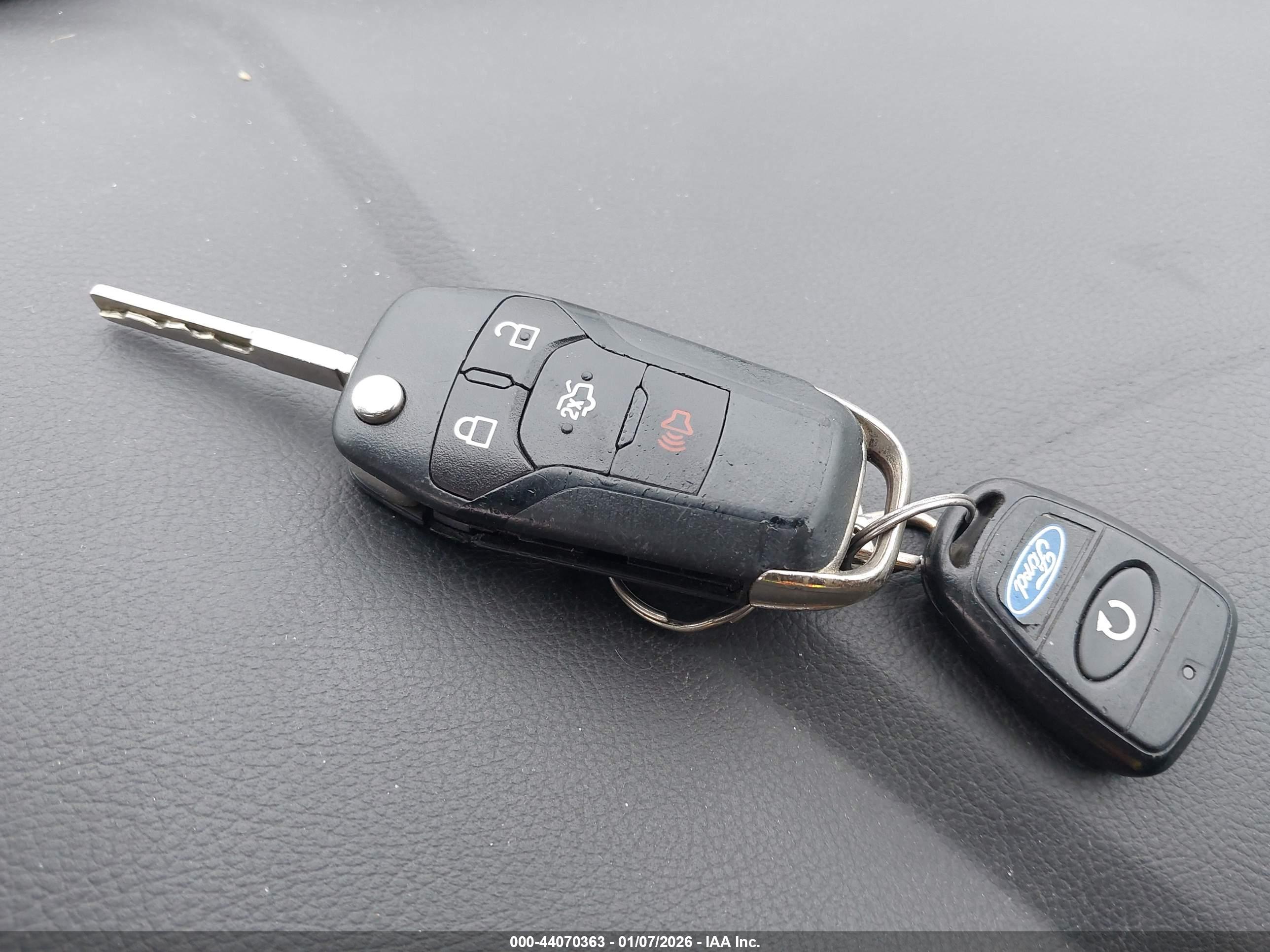 FORD FUSION image 11