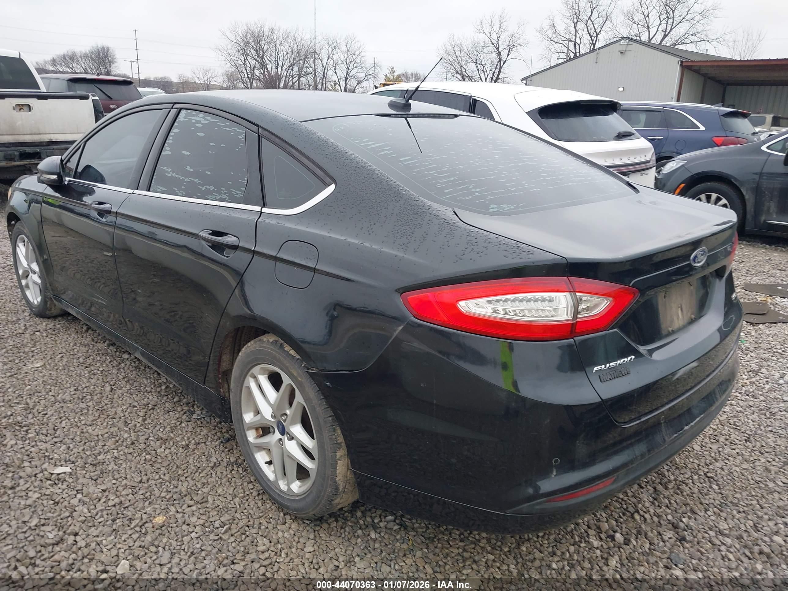 FORD FUSION image 3