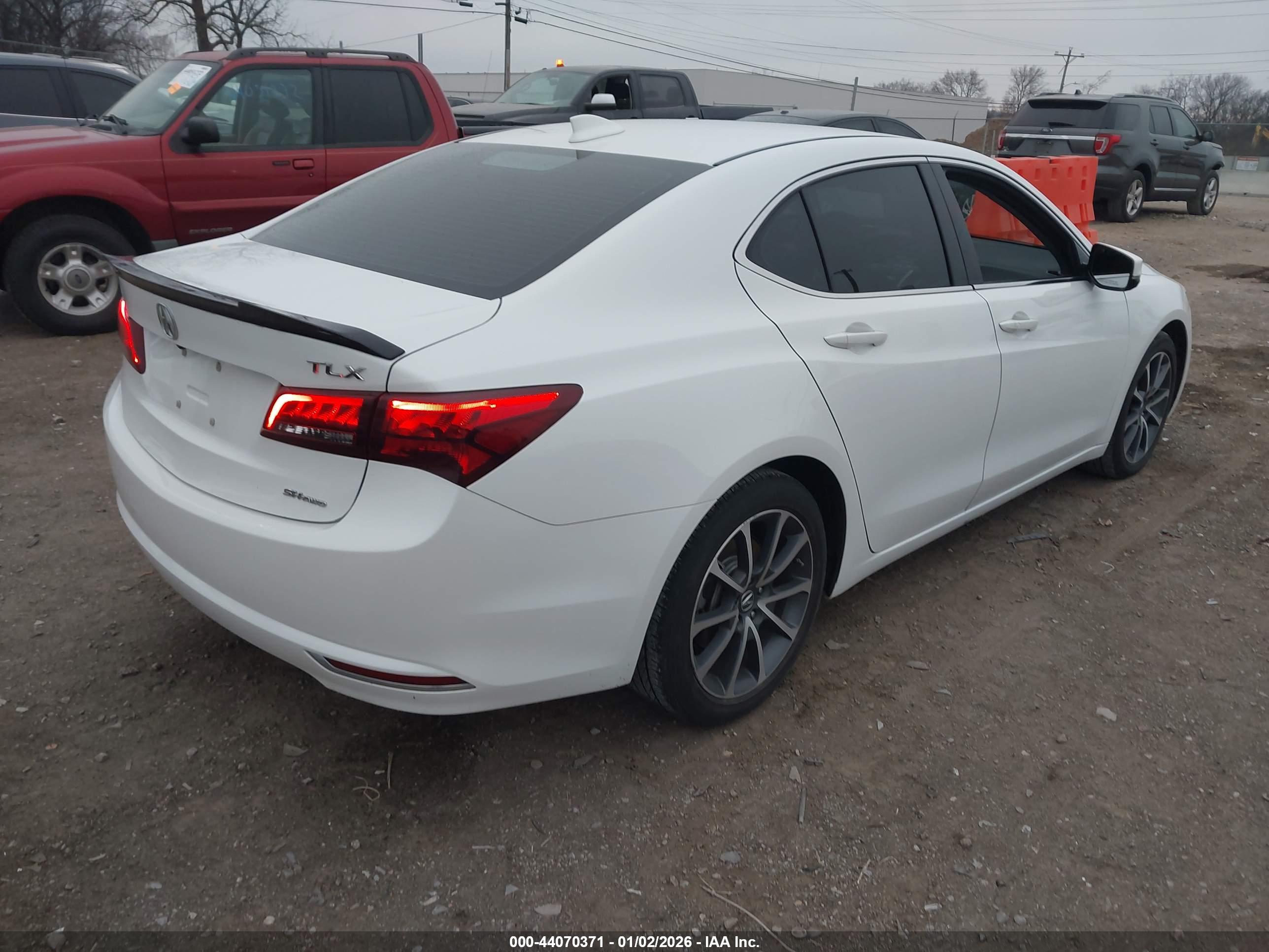 ACURA TLX image 4