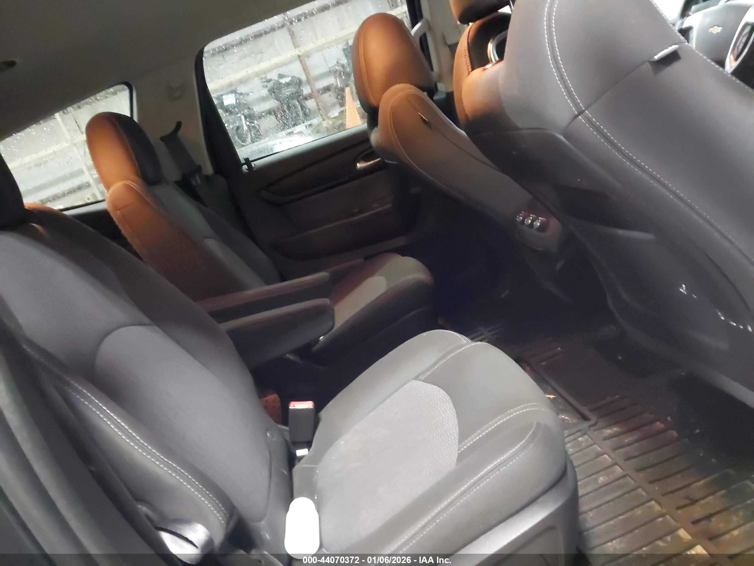 CHEVROLET TRAVERSE image 8