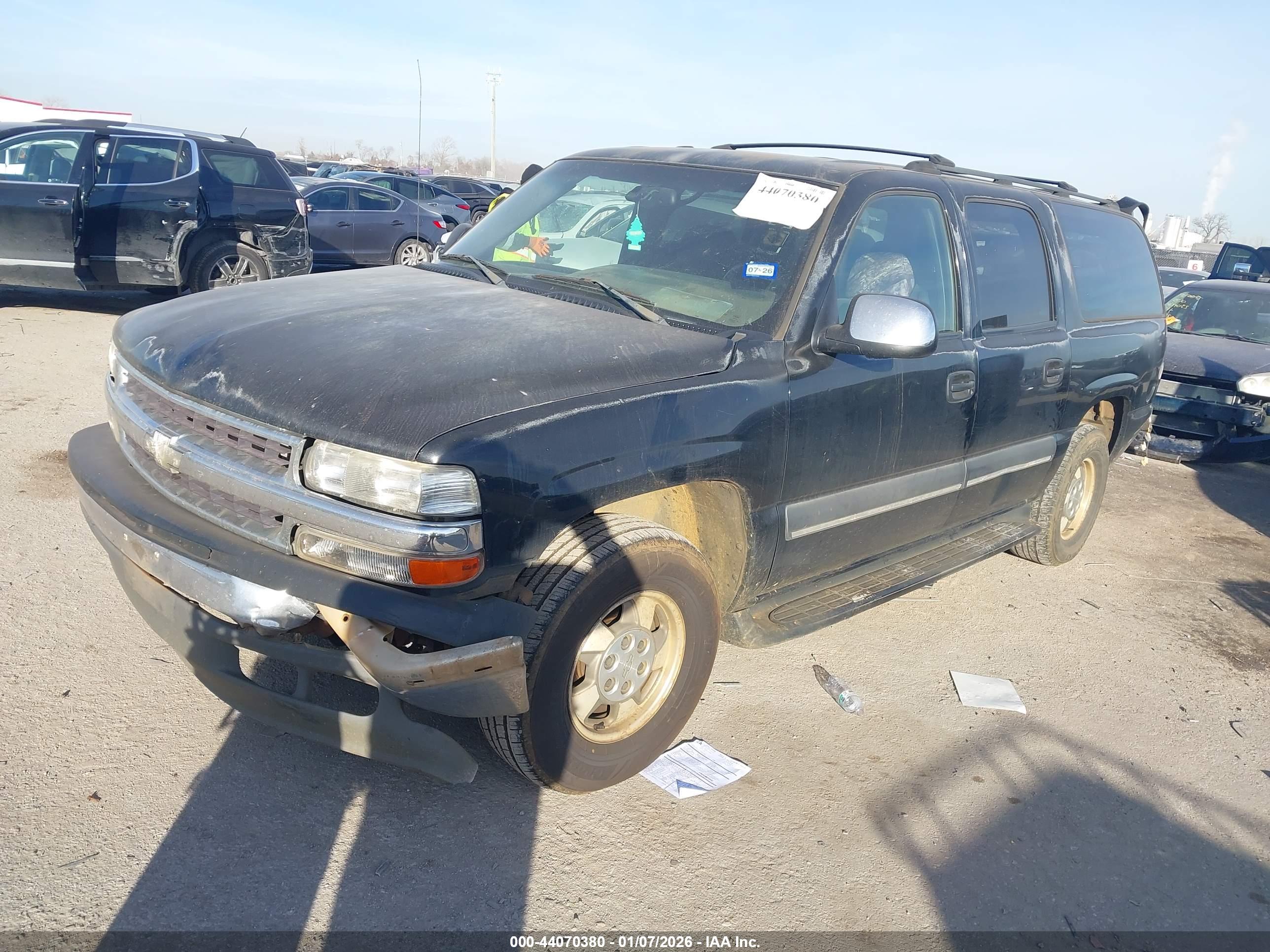 CHEVROLET SUBURBAN image 2