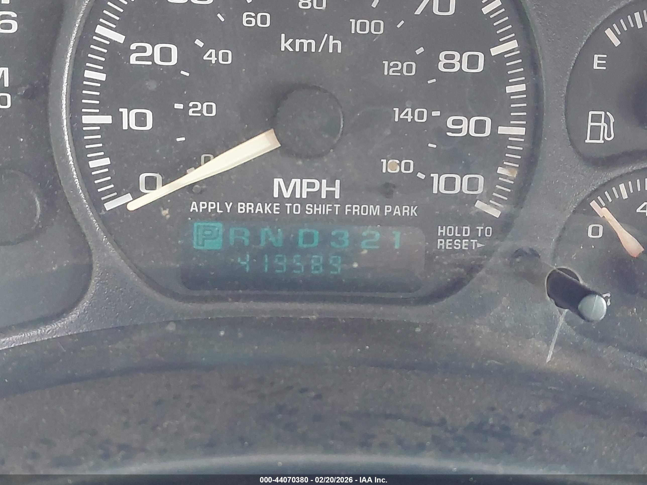 CHEVROLET SUBURBAN image 7