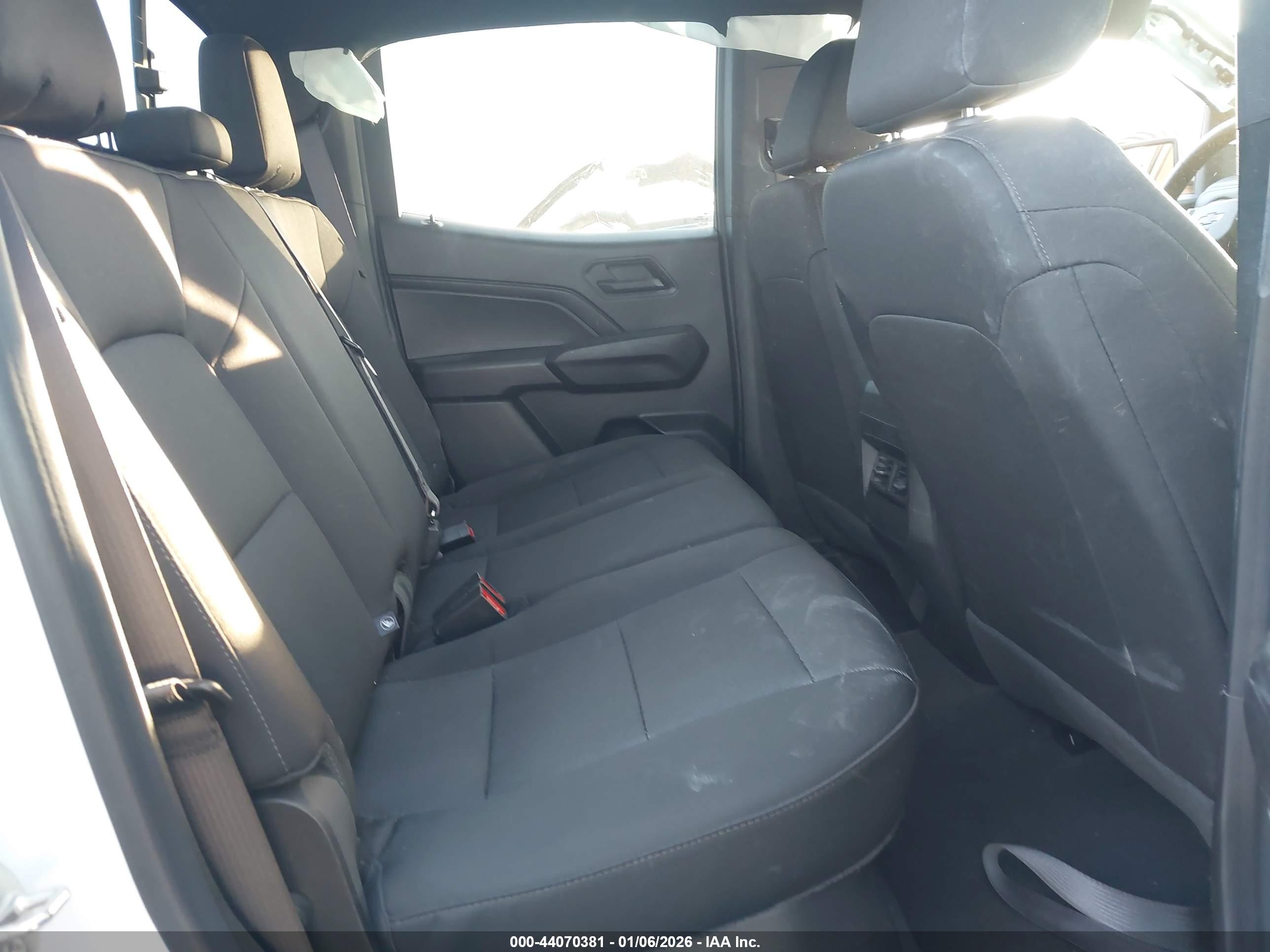 CHEVROLET COLORADO image 8