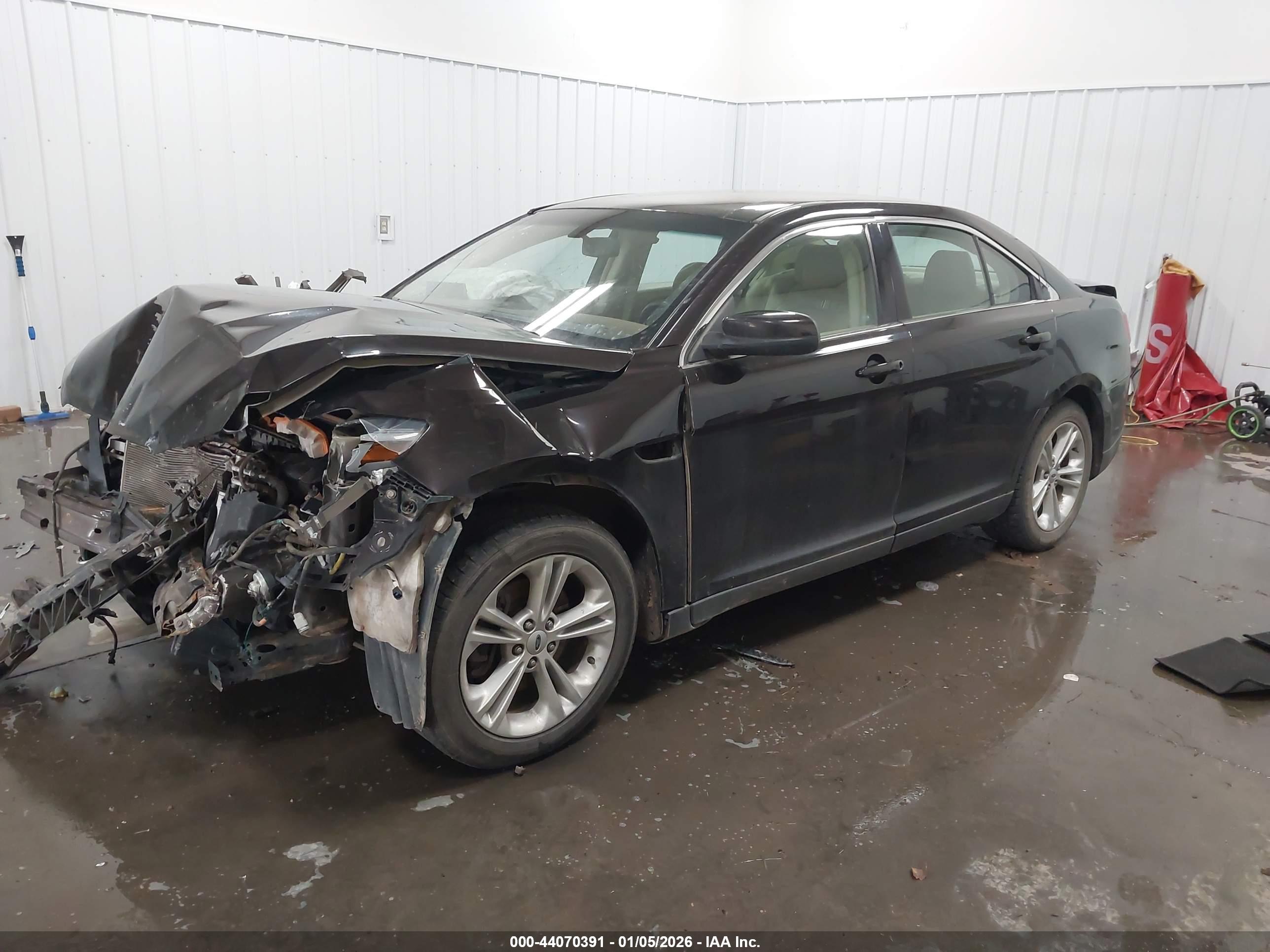 FORD TAURUS image 2