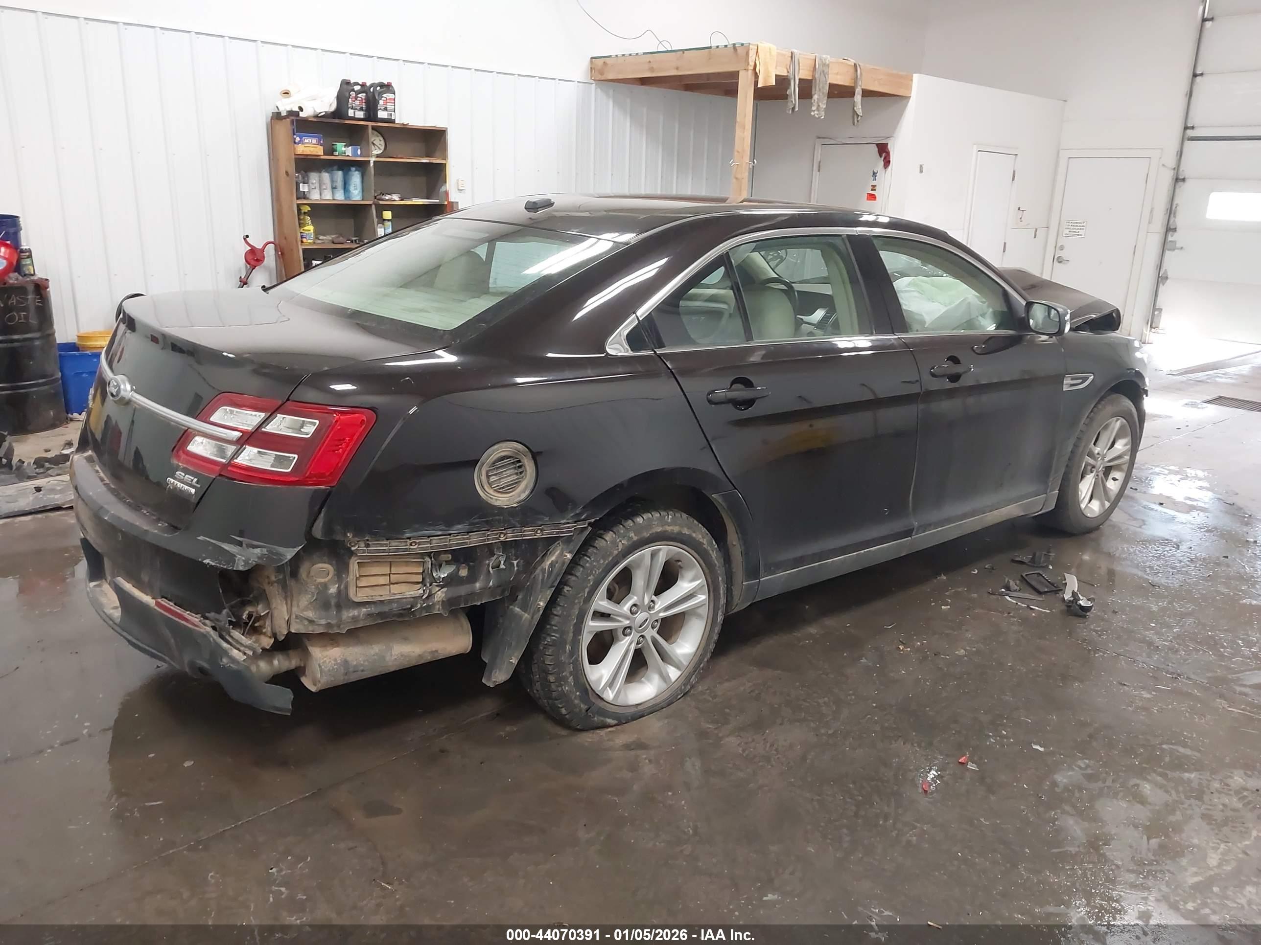 FORD TAURUS image 4