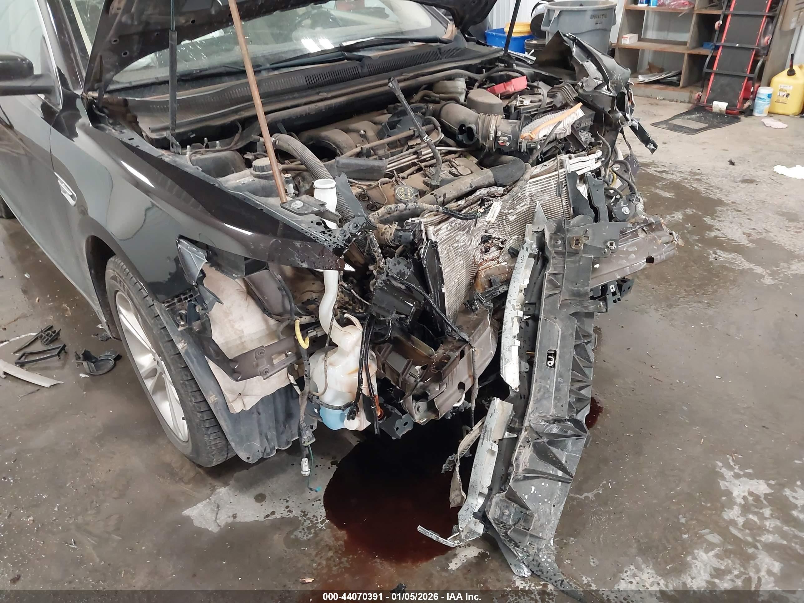 FORD TAURUS image 6