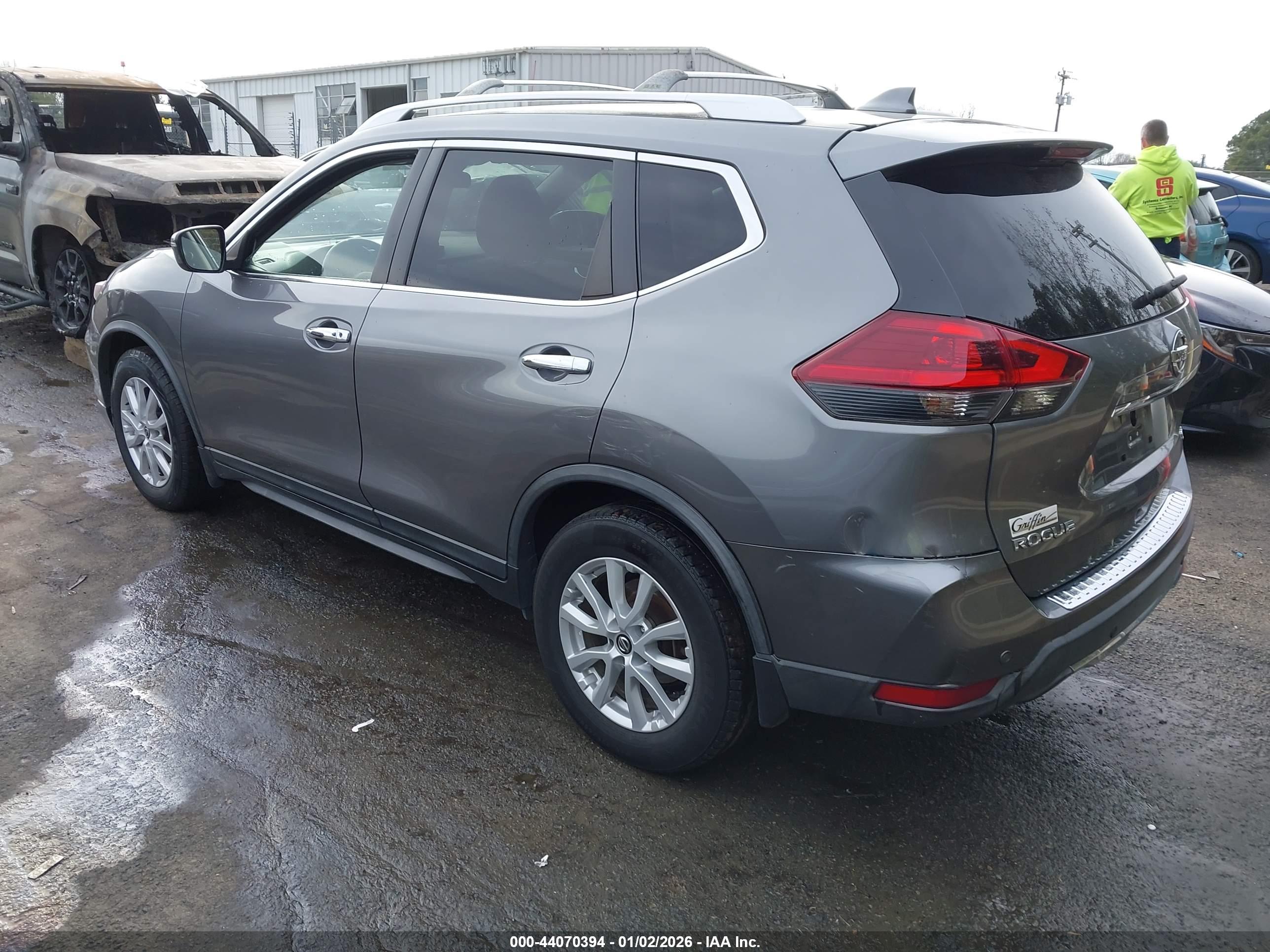 NISSAN ROGUE image 3