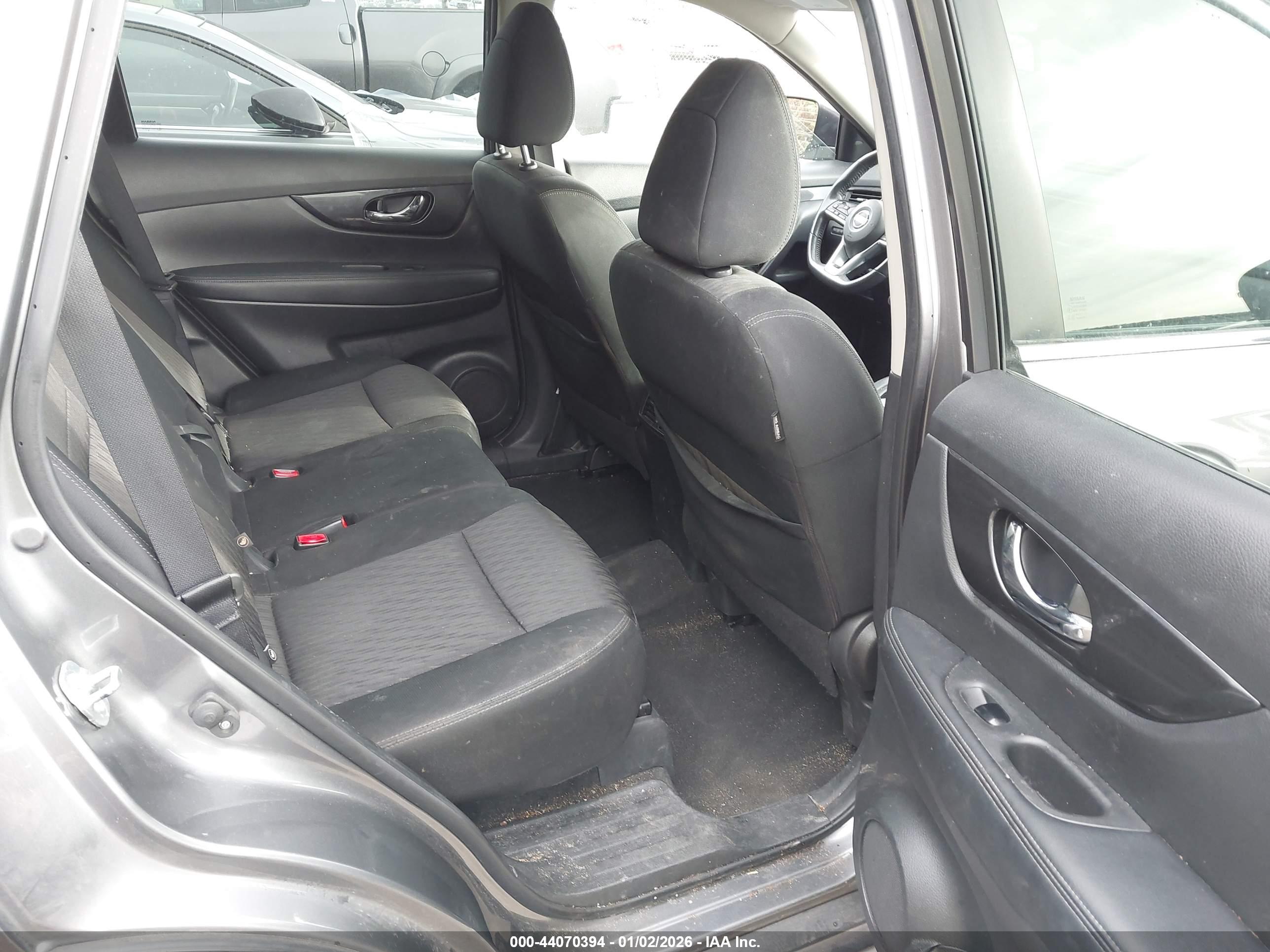NISSAN ROGUE image 8