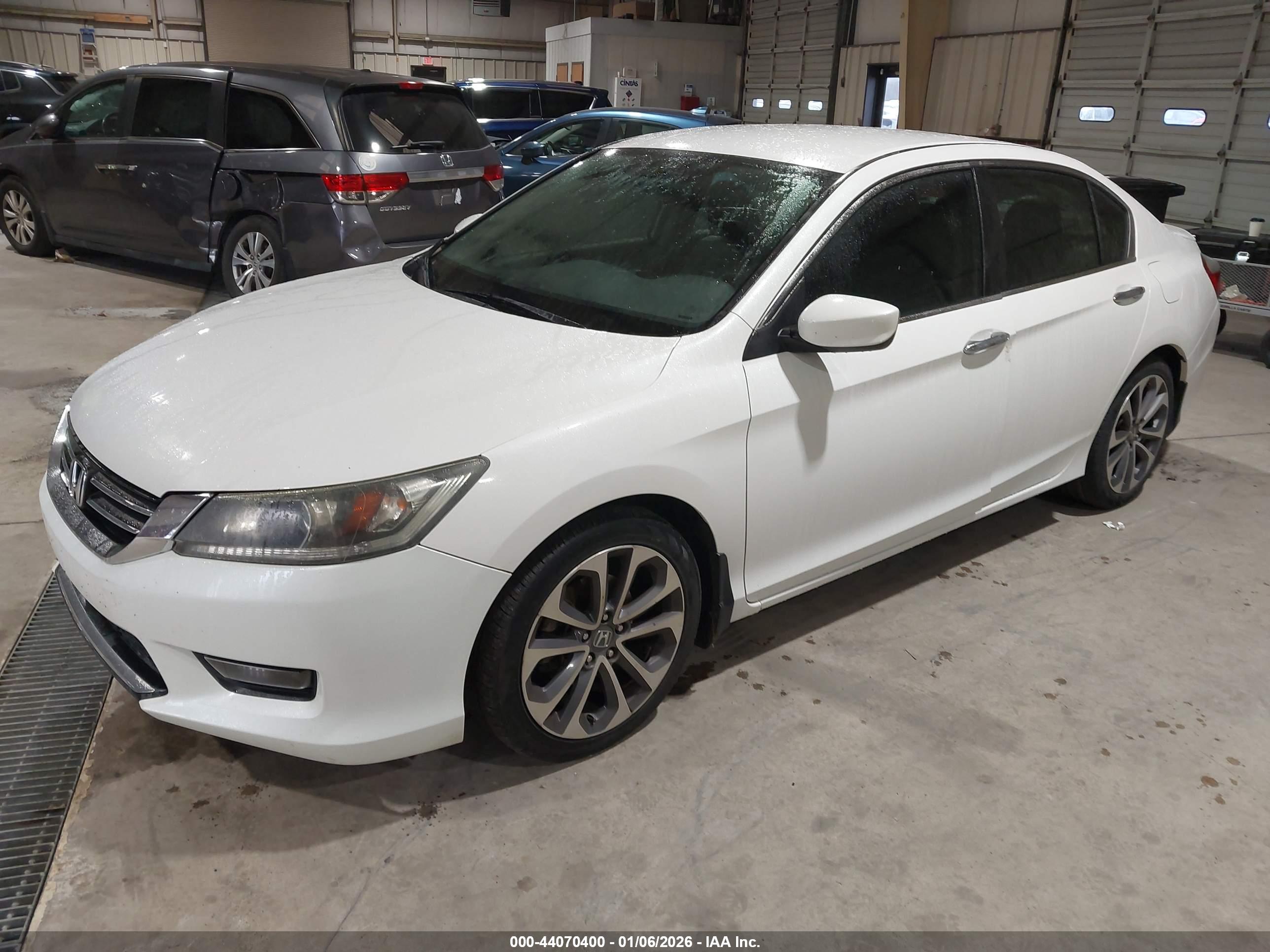 HONDA ACCORD image 2
