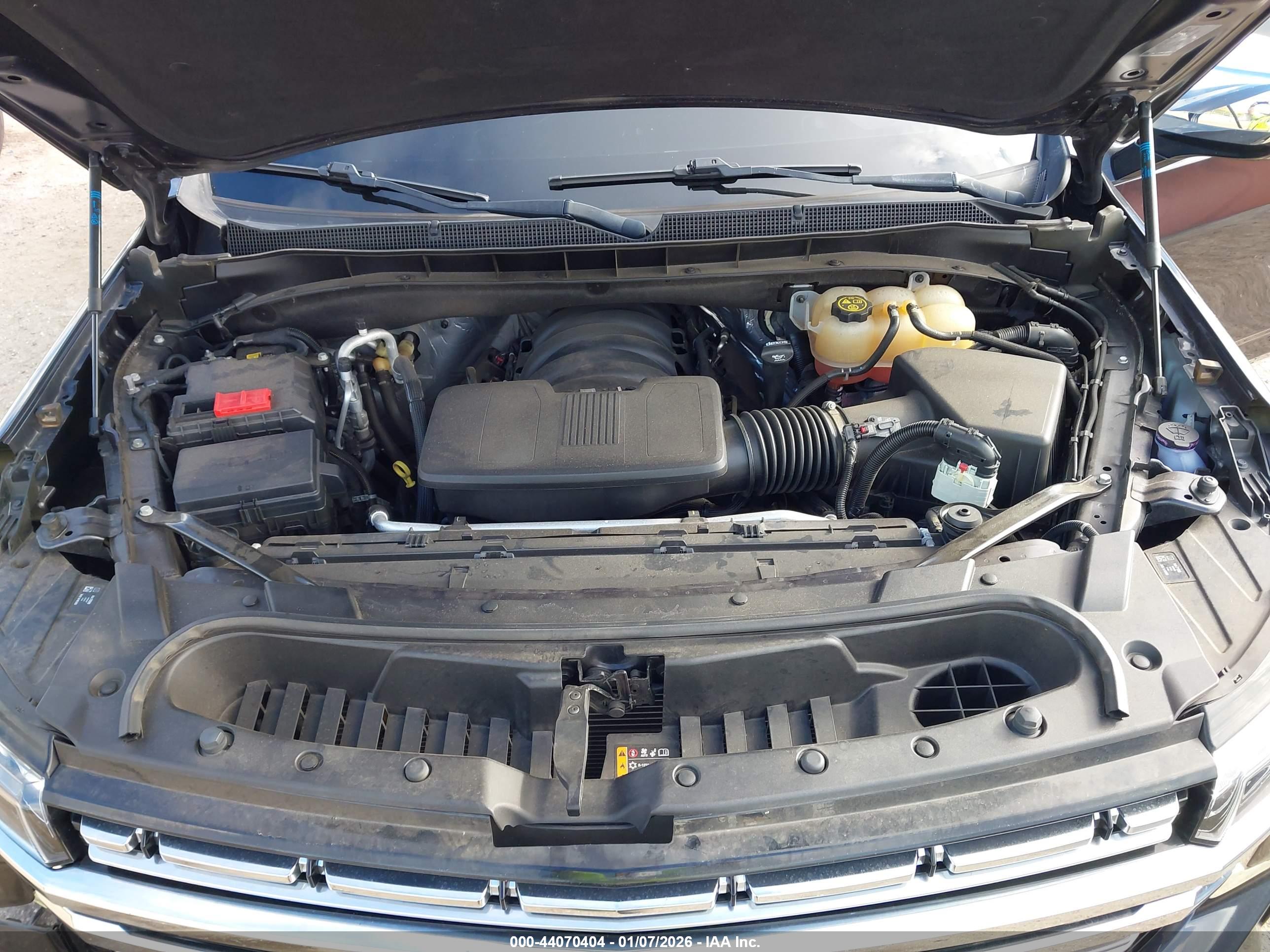 CHEVROLET SUBURBAN image 10