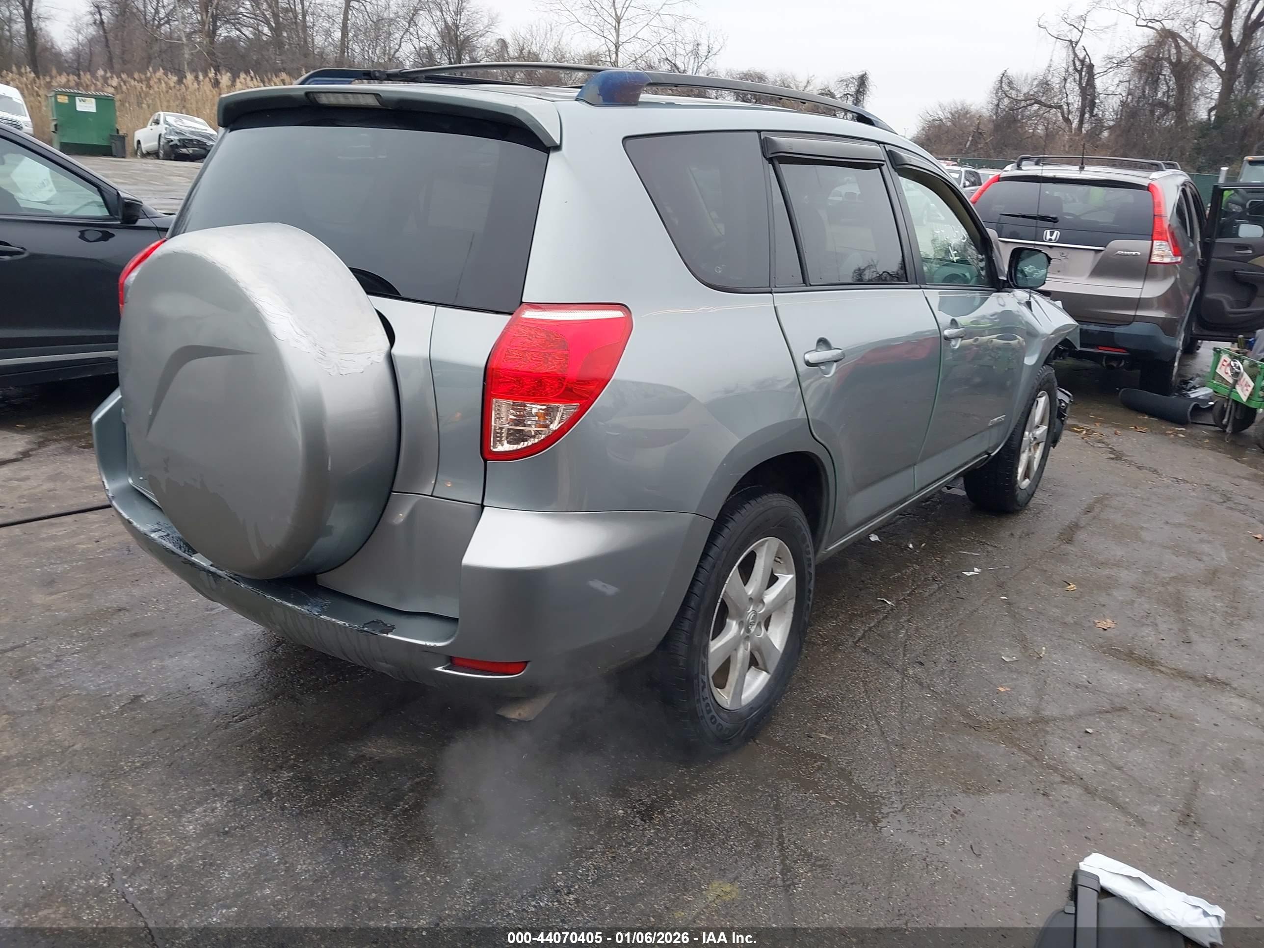 TOYOTA RAV4 image 4