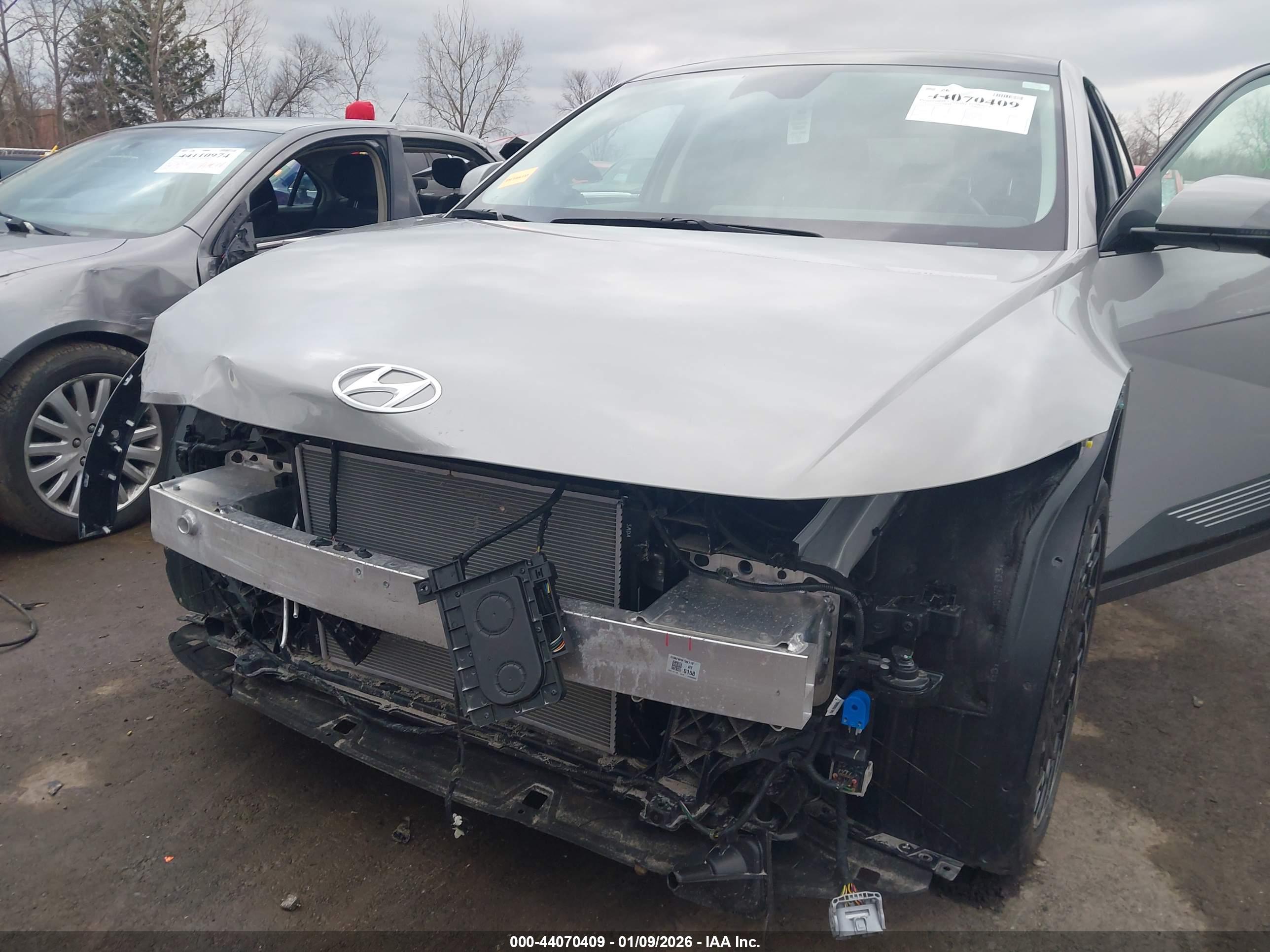 HYUNDAI IONIQ image 6
