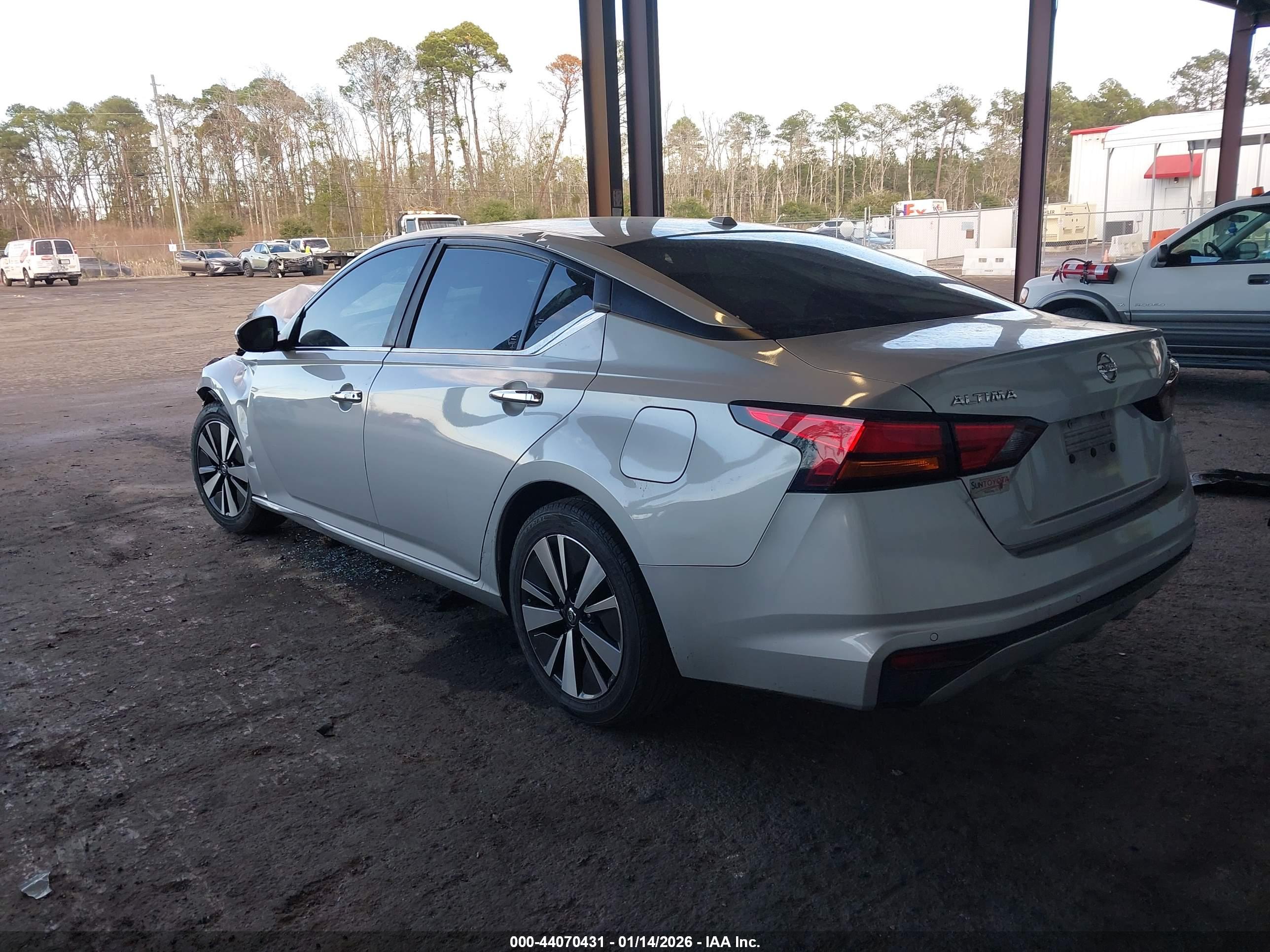 NISSAN ALTIMA image 3