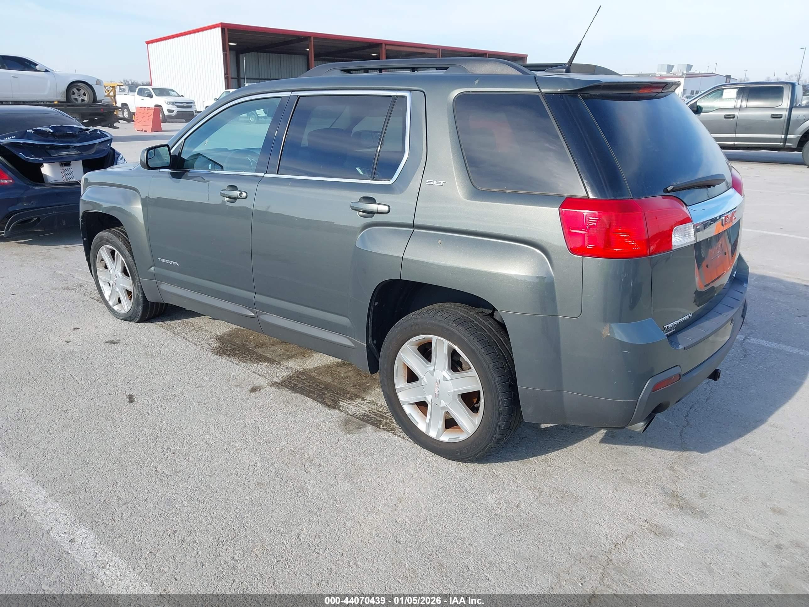 GMC TERRAIN image 3