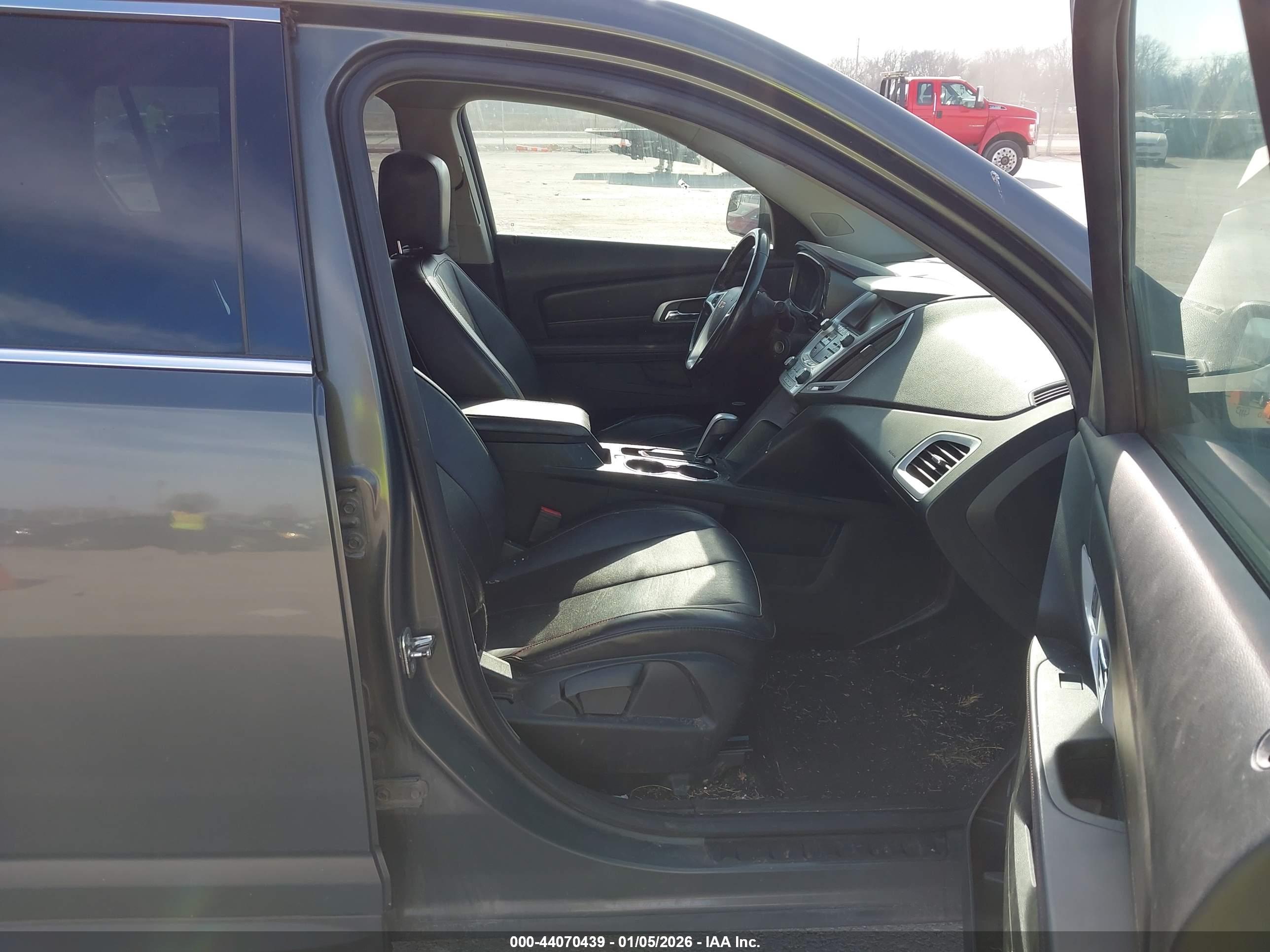 GMC TERRAIN image 5