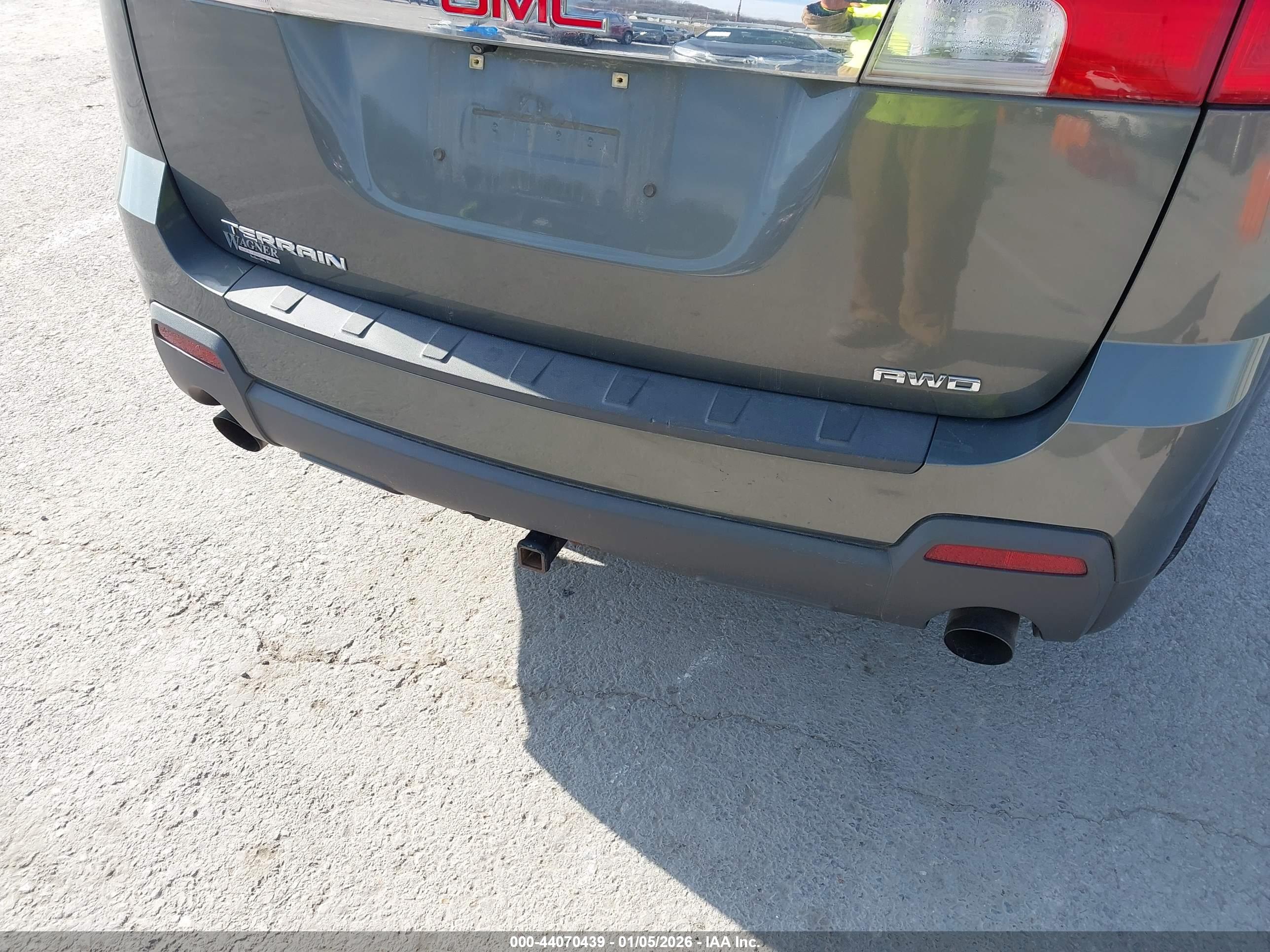 GMC TERRAIN image 6