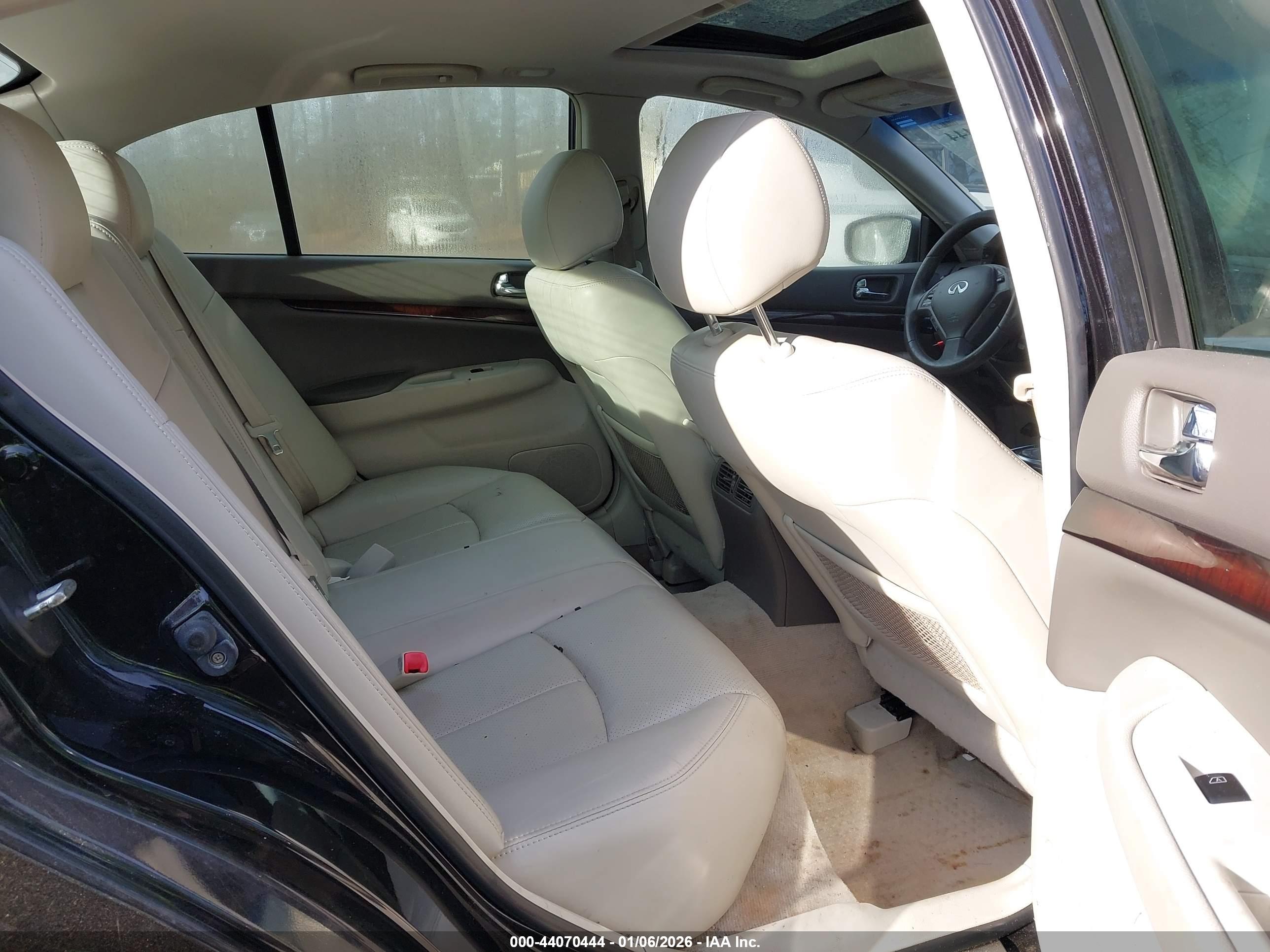 INFINITI G37X image 8