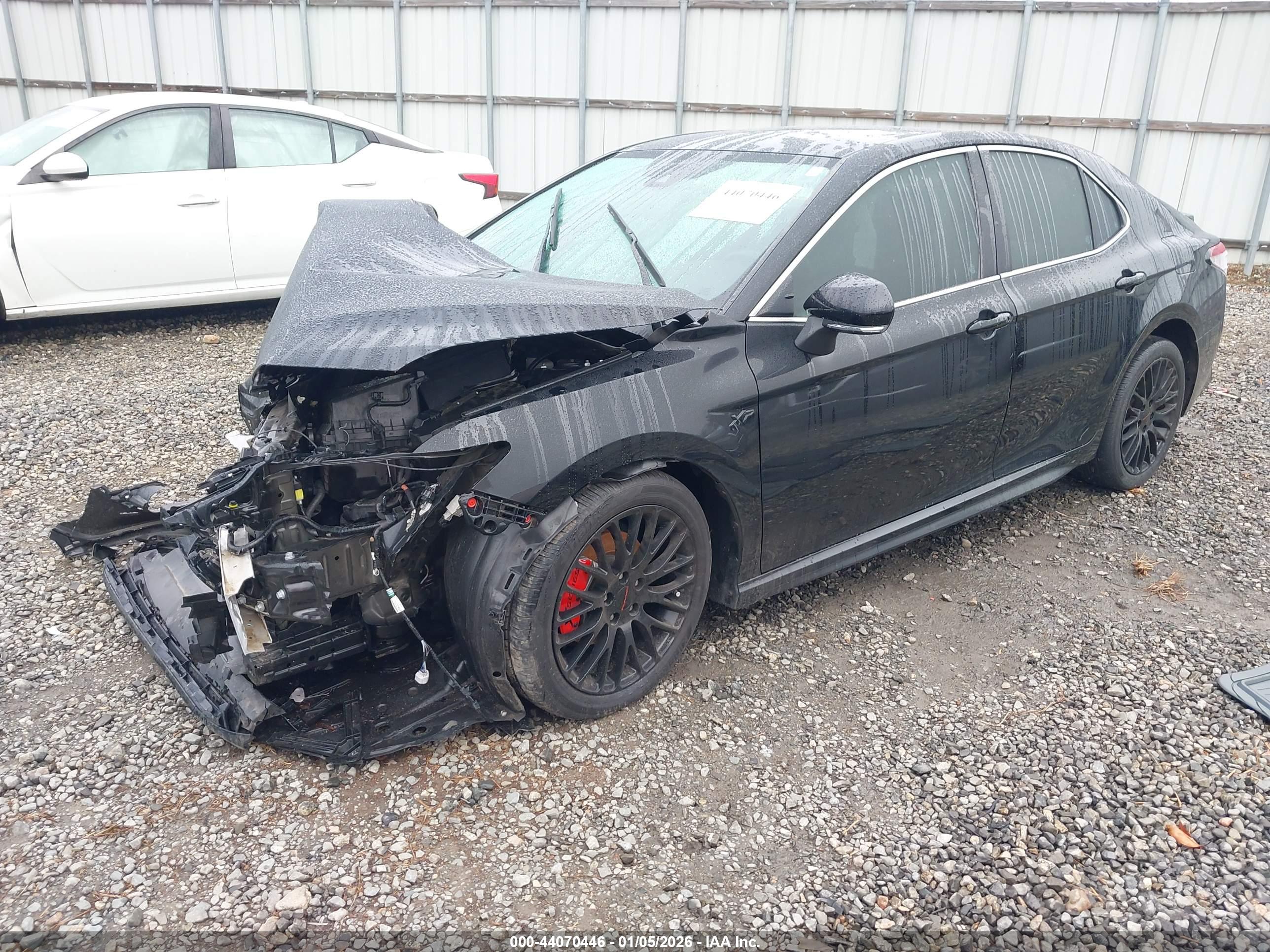 TOYOTA CAMRY image 2