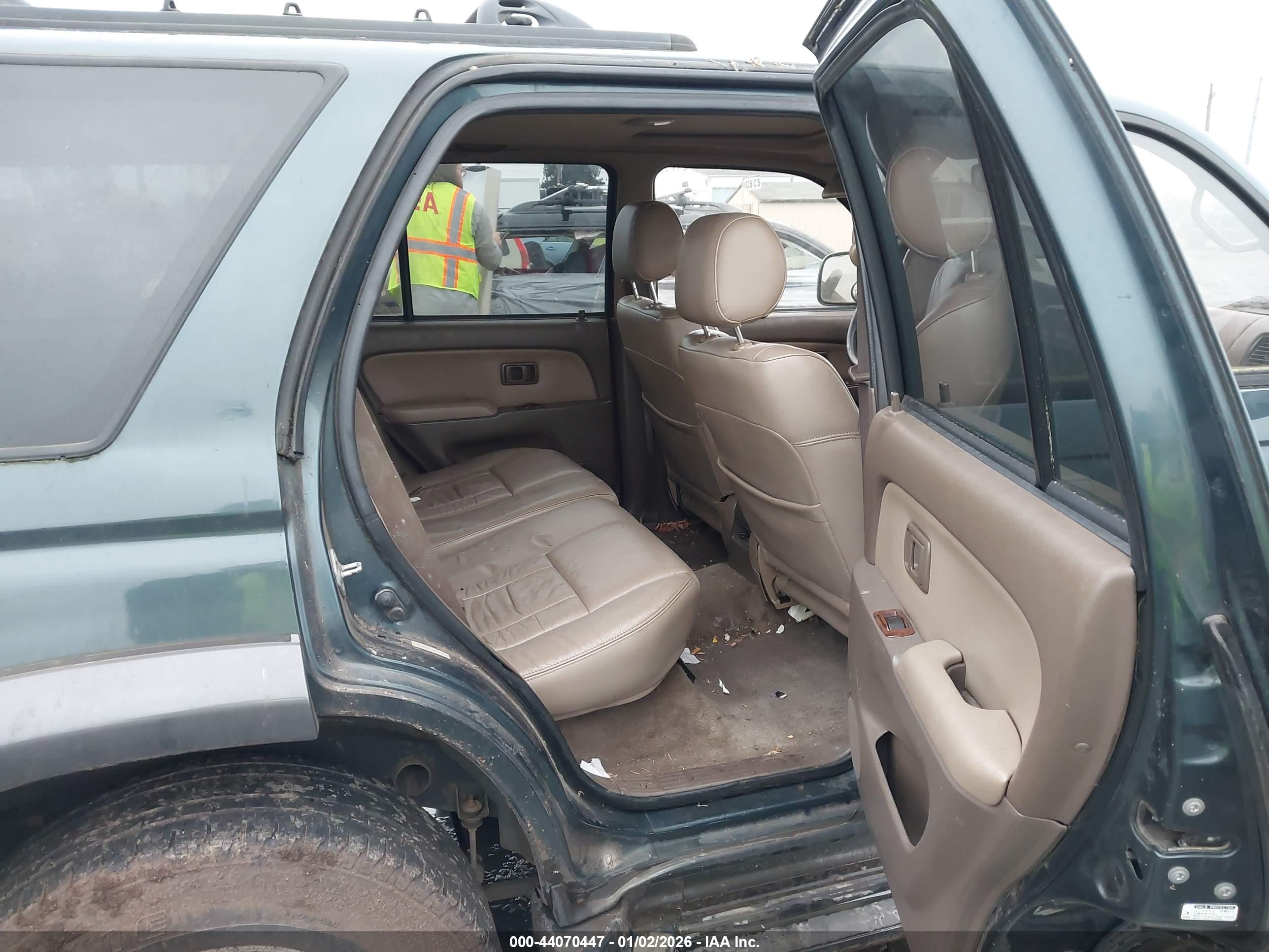 TOYOTA 4RUNNER image 8