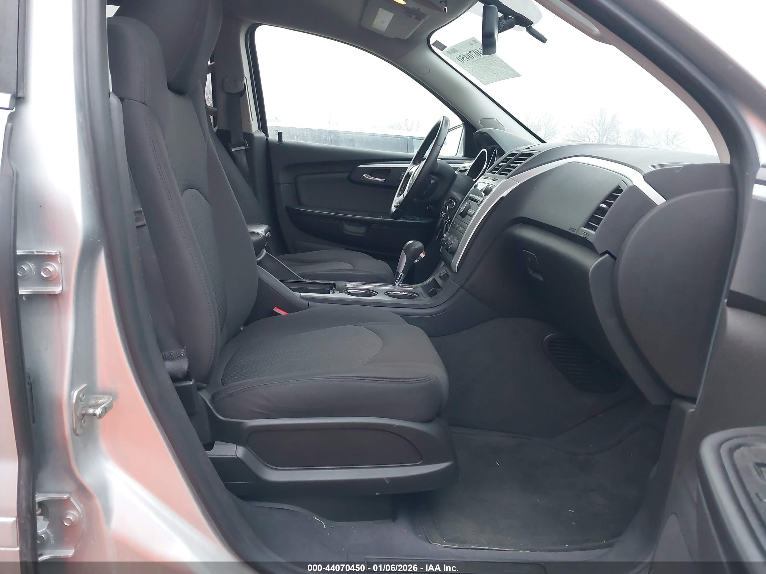CHEVROLET TRAVERSE image 5