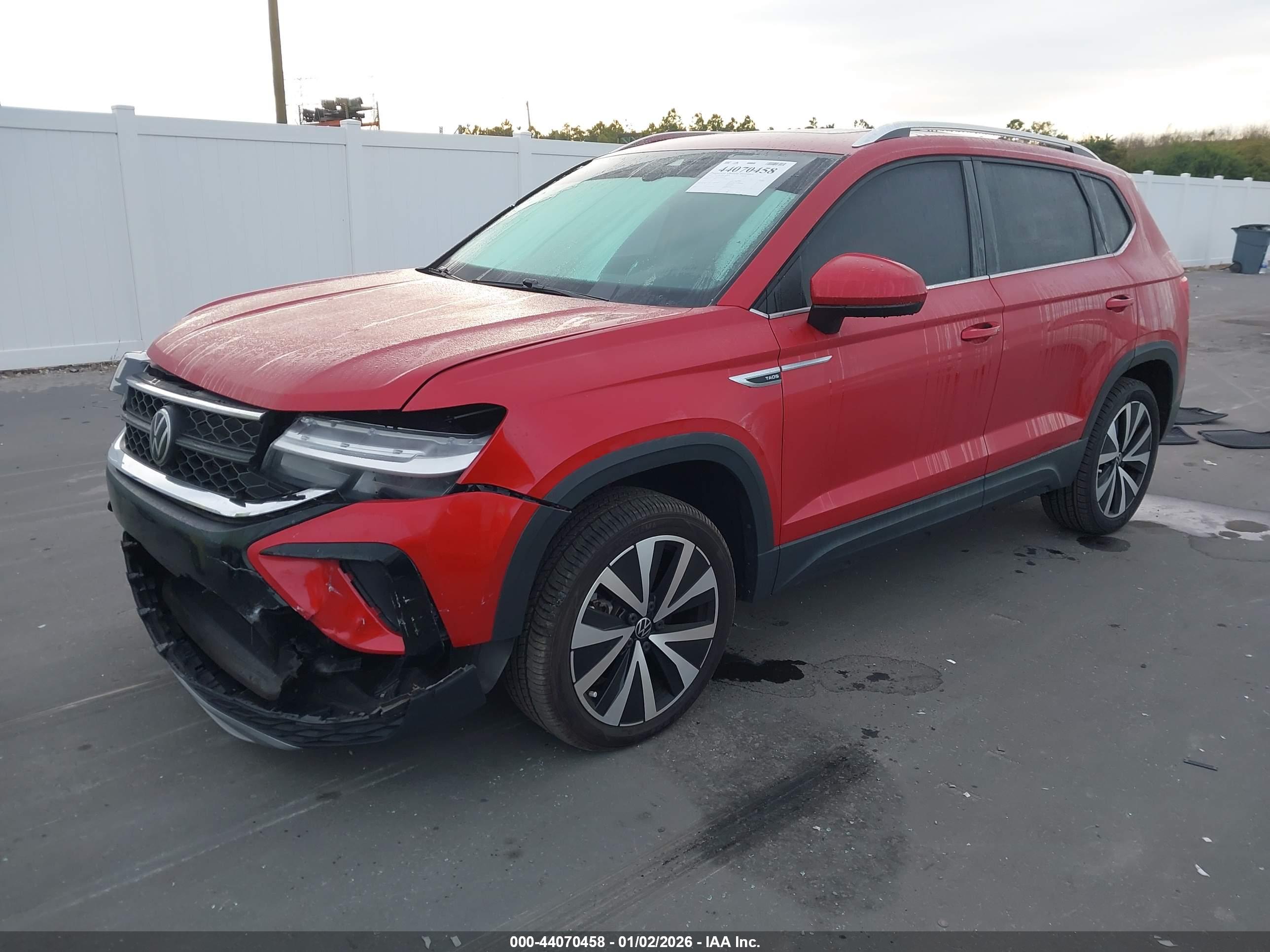 VOLKSWAGEN TAOS image 2