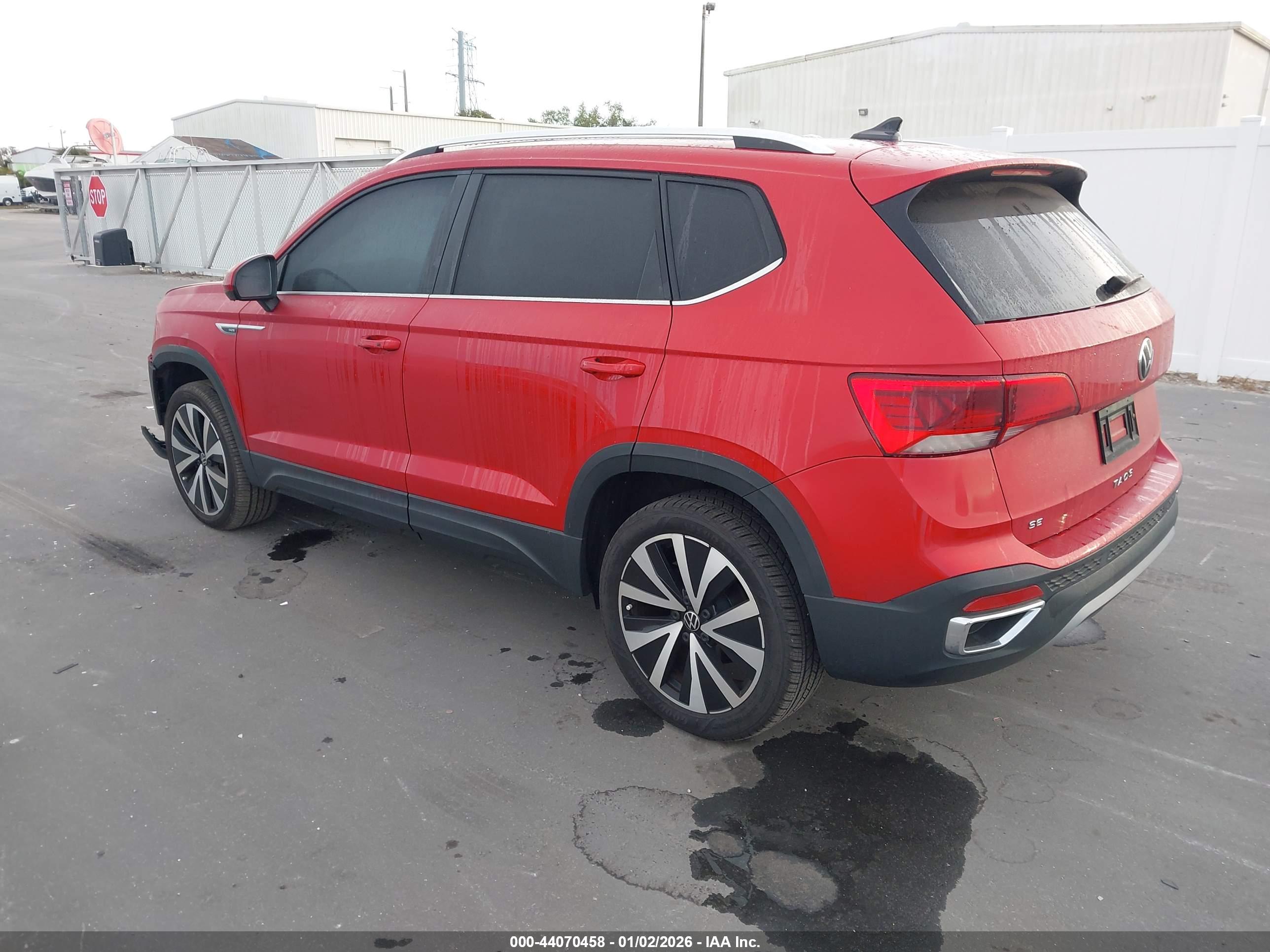 VOLKSWAGEN TAOS image 3