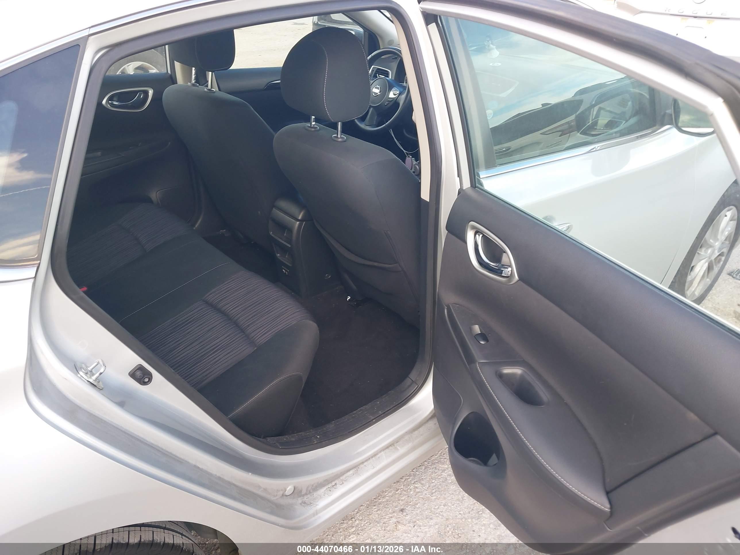 NISSAN SENTRA image 8