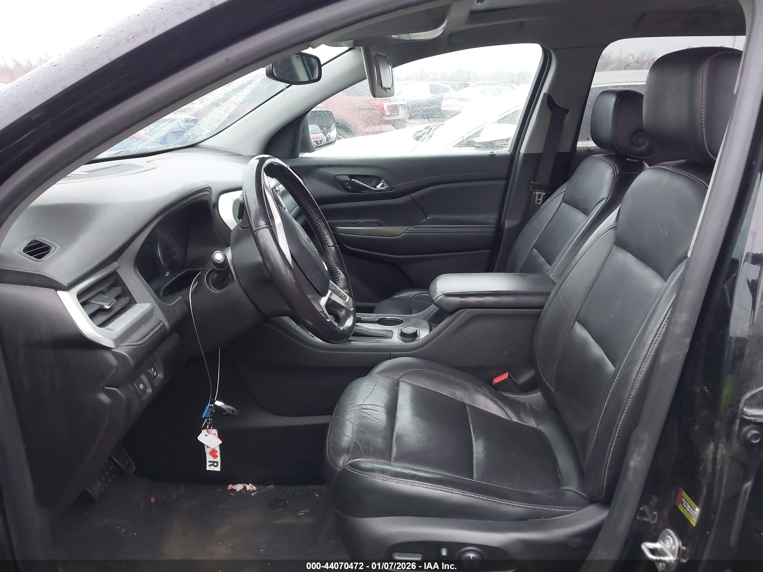 GMC ACADIA image 5