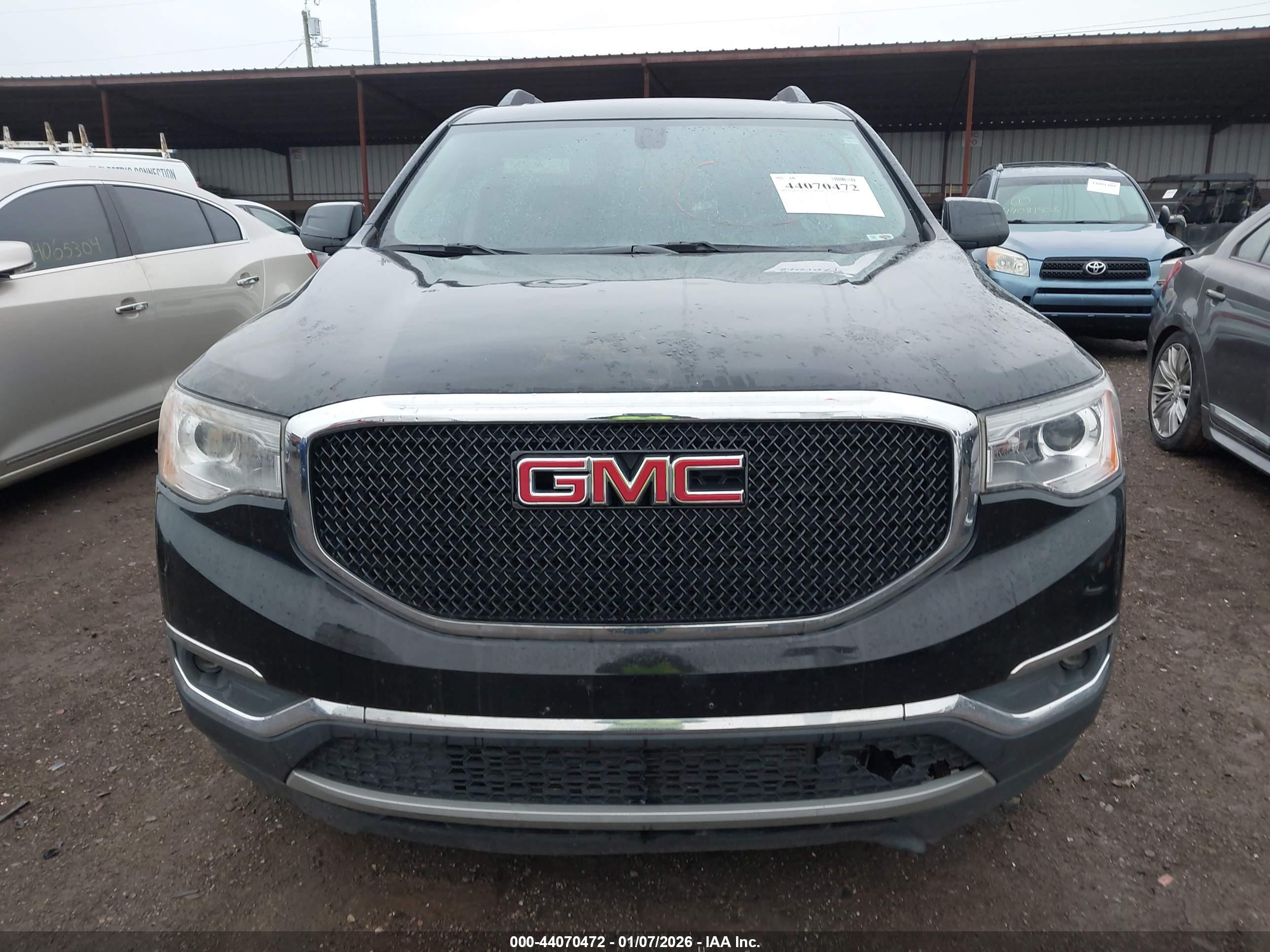 GMC ACADIA image 6