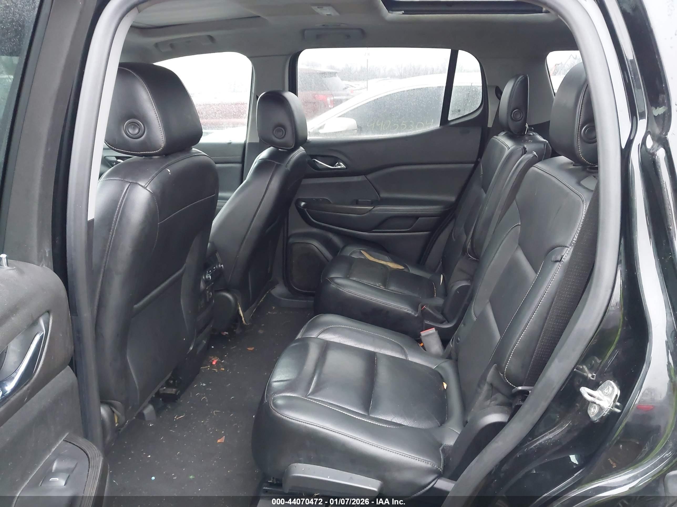 GMC ACADIA image 8