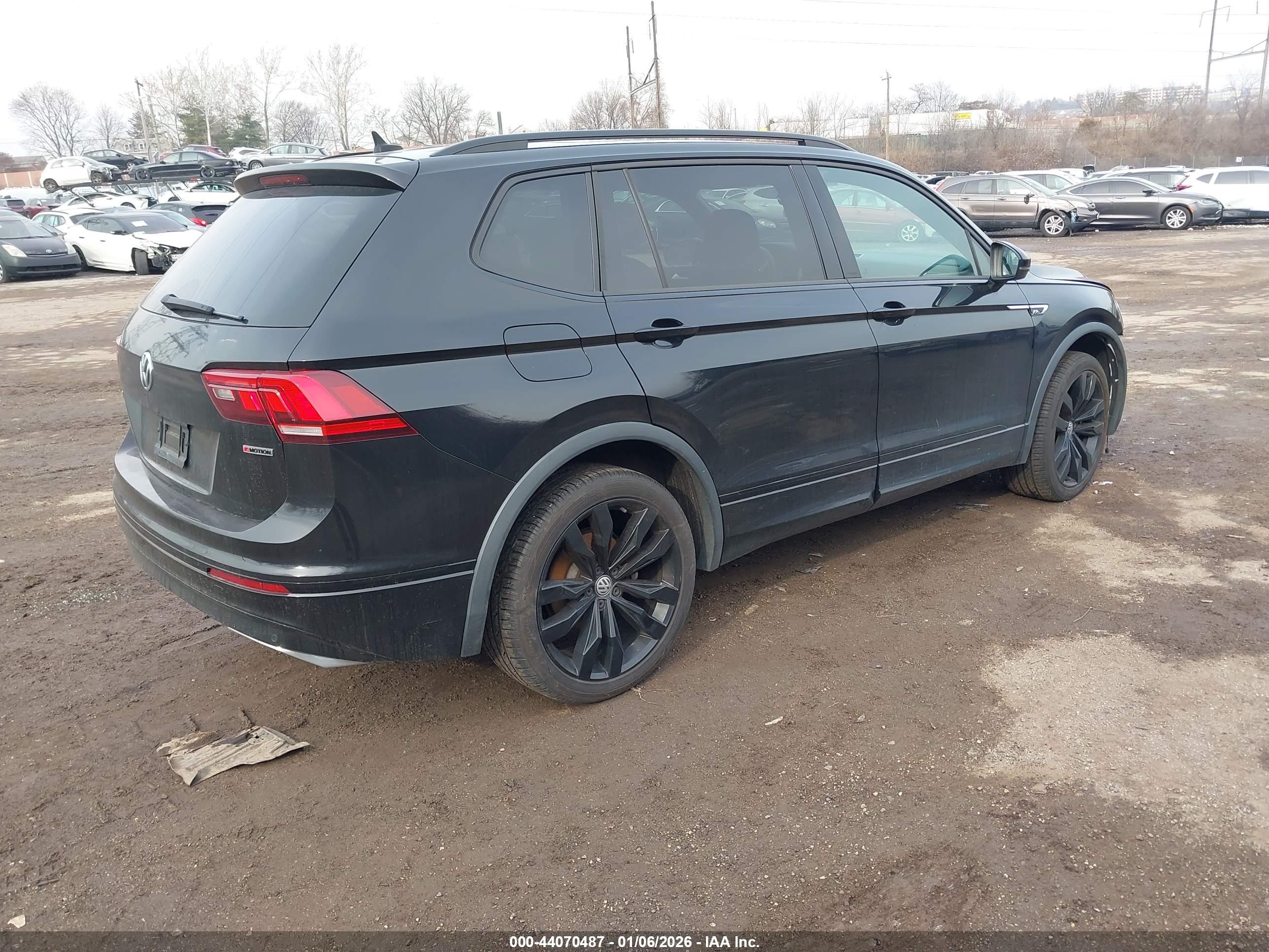 VOLKSWAGEN TIGUAN image 4