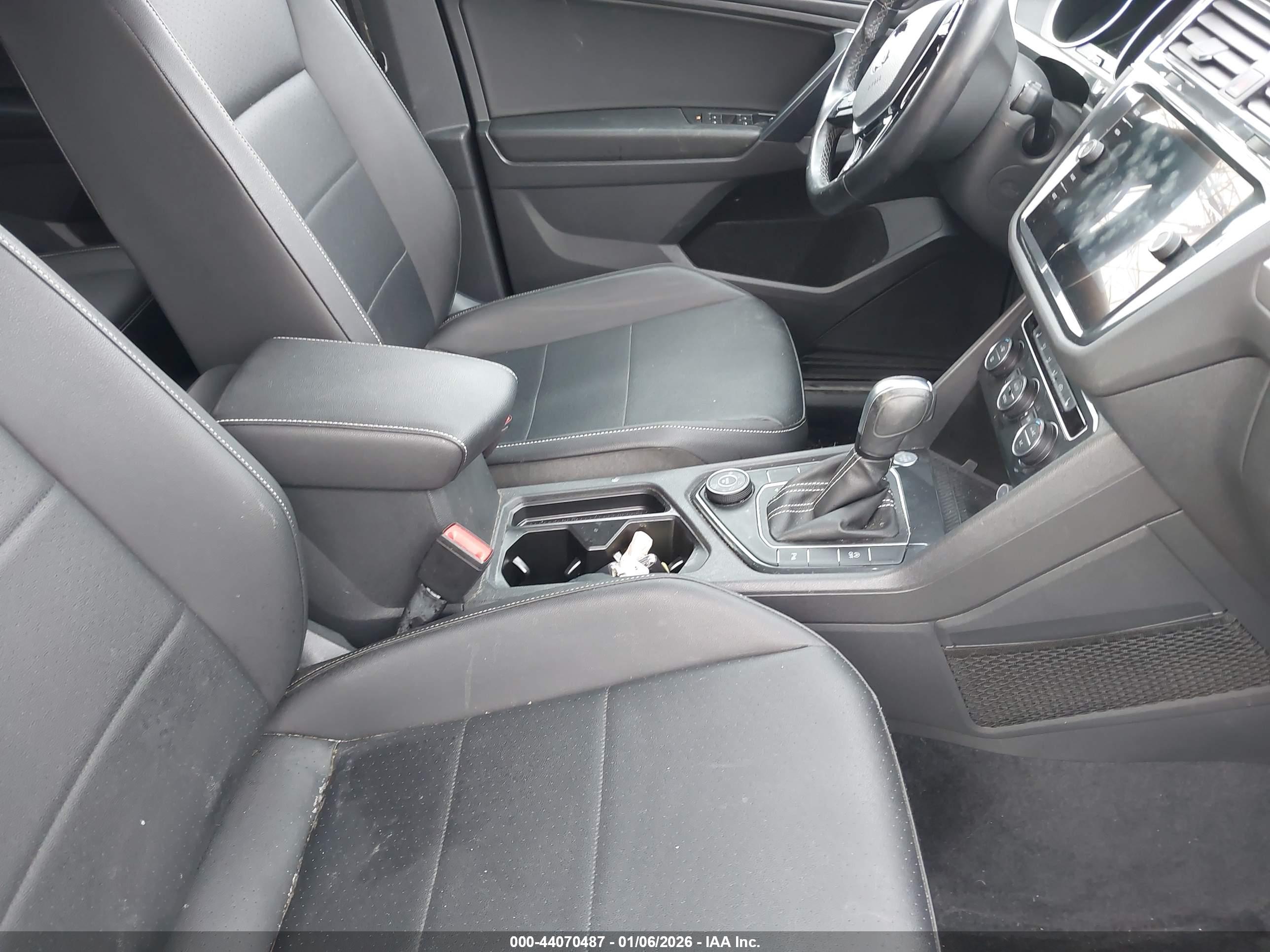 VOLKSWAGEN TIGUAN image 5