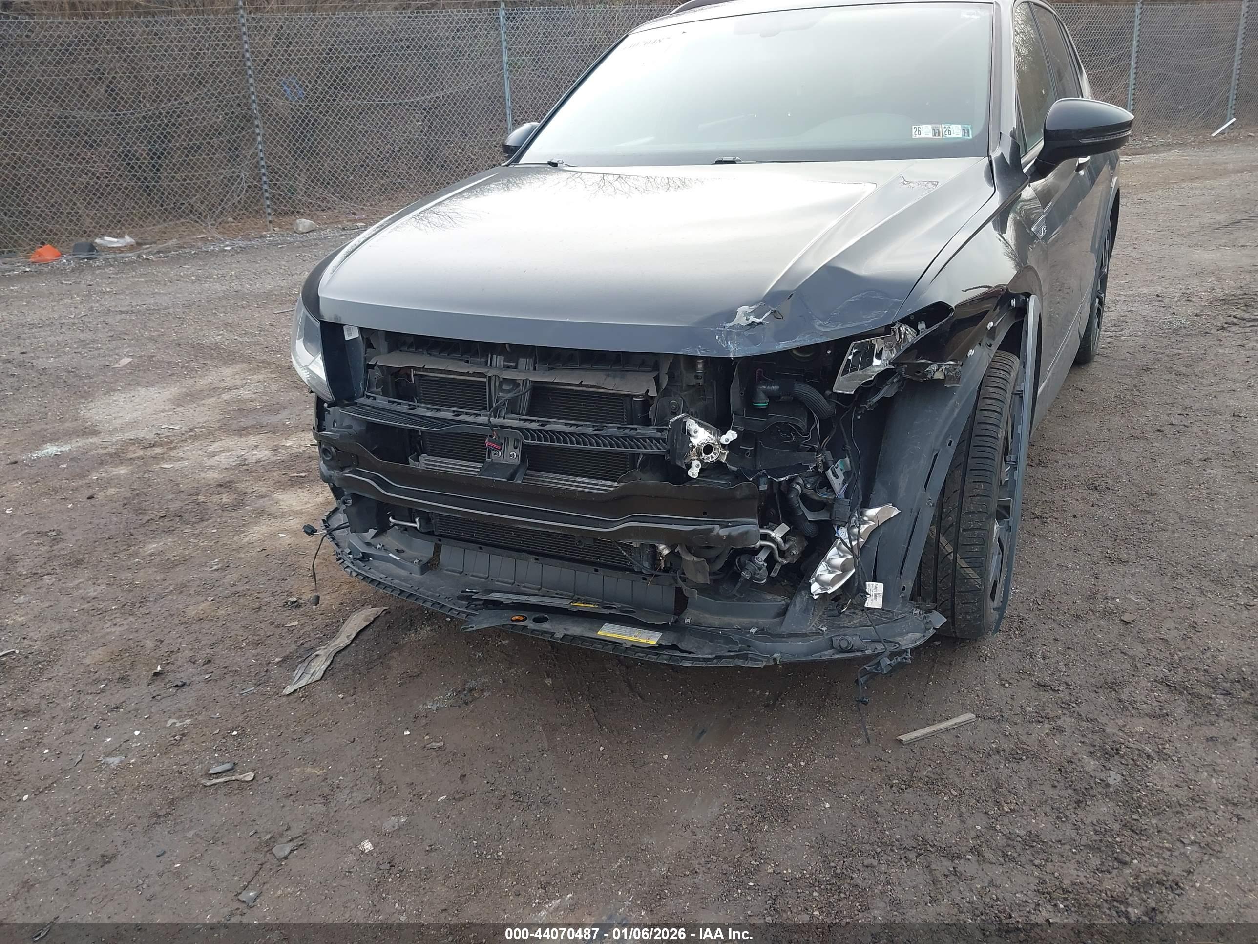 VOLKSWAGEN TIGUAN image 6