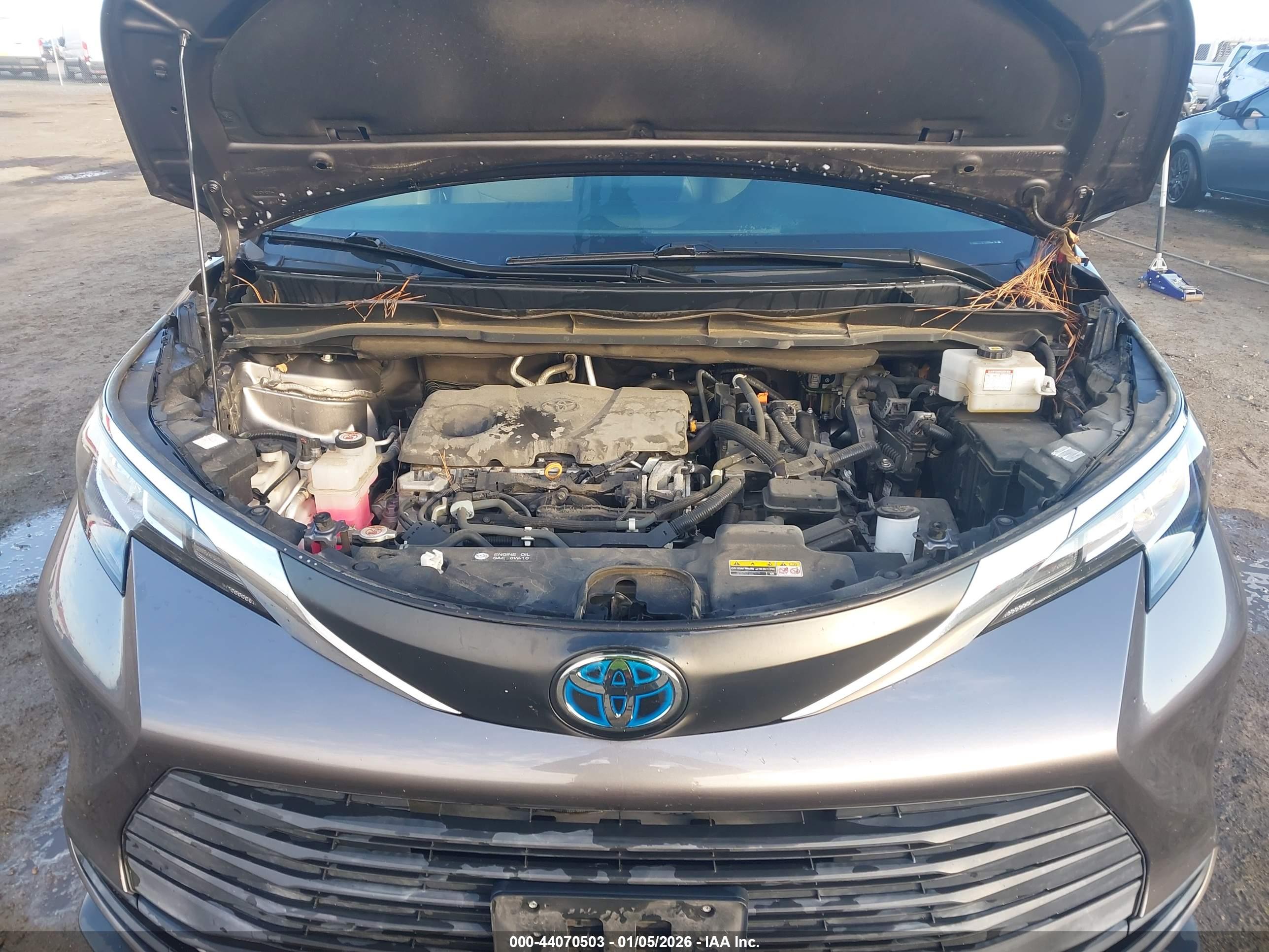 TOYOTA SIENNA image 10