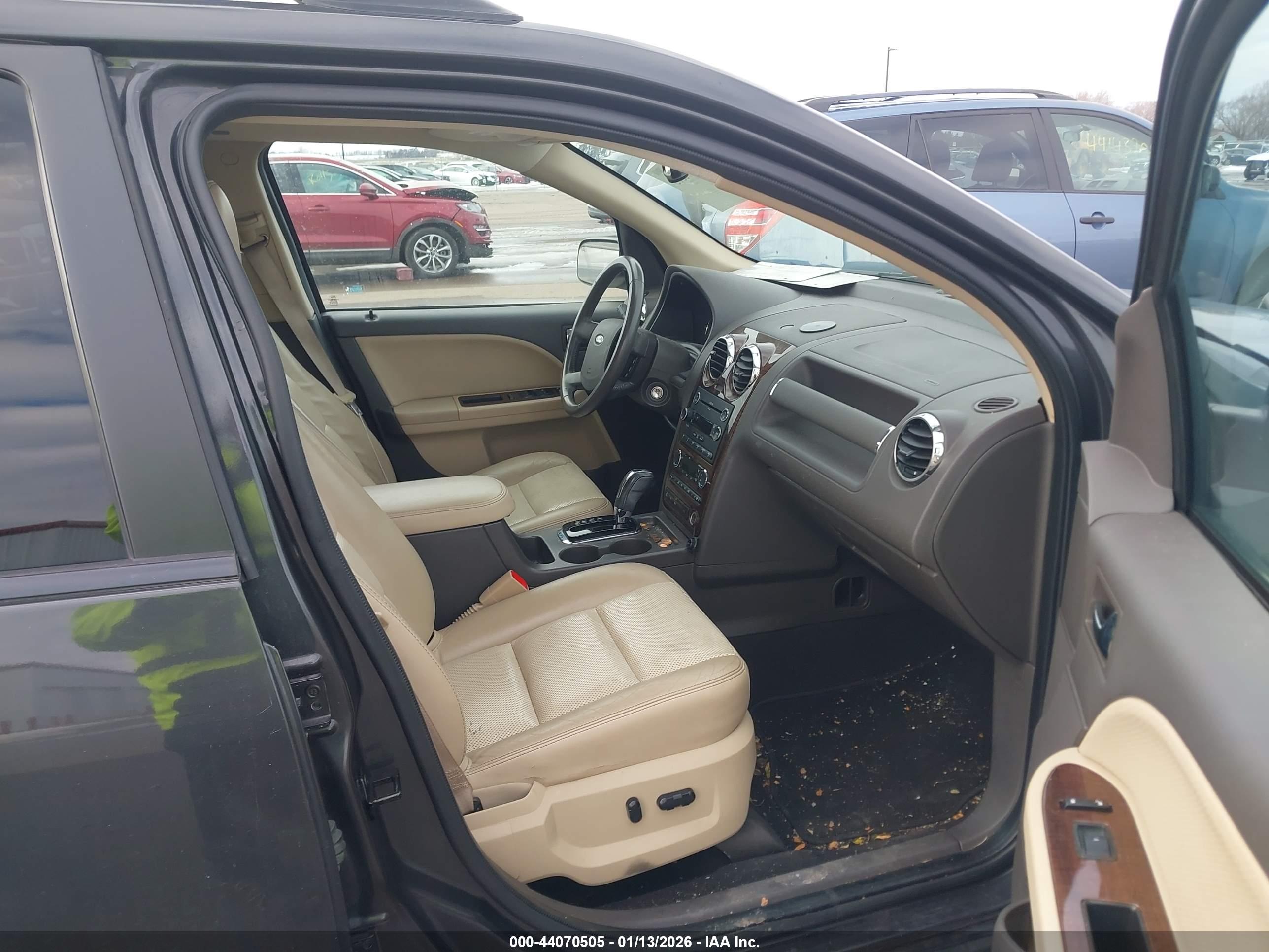 FORD TAURUS image 5