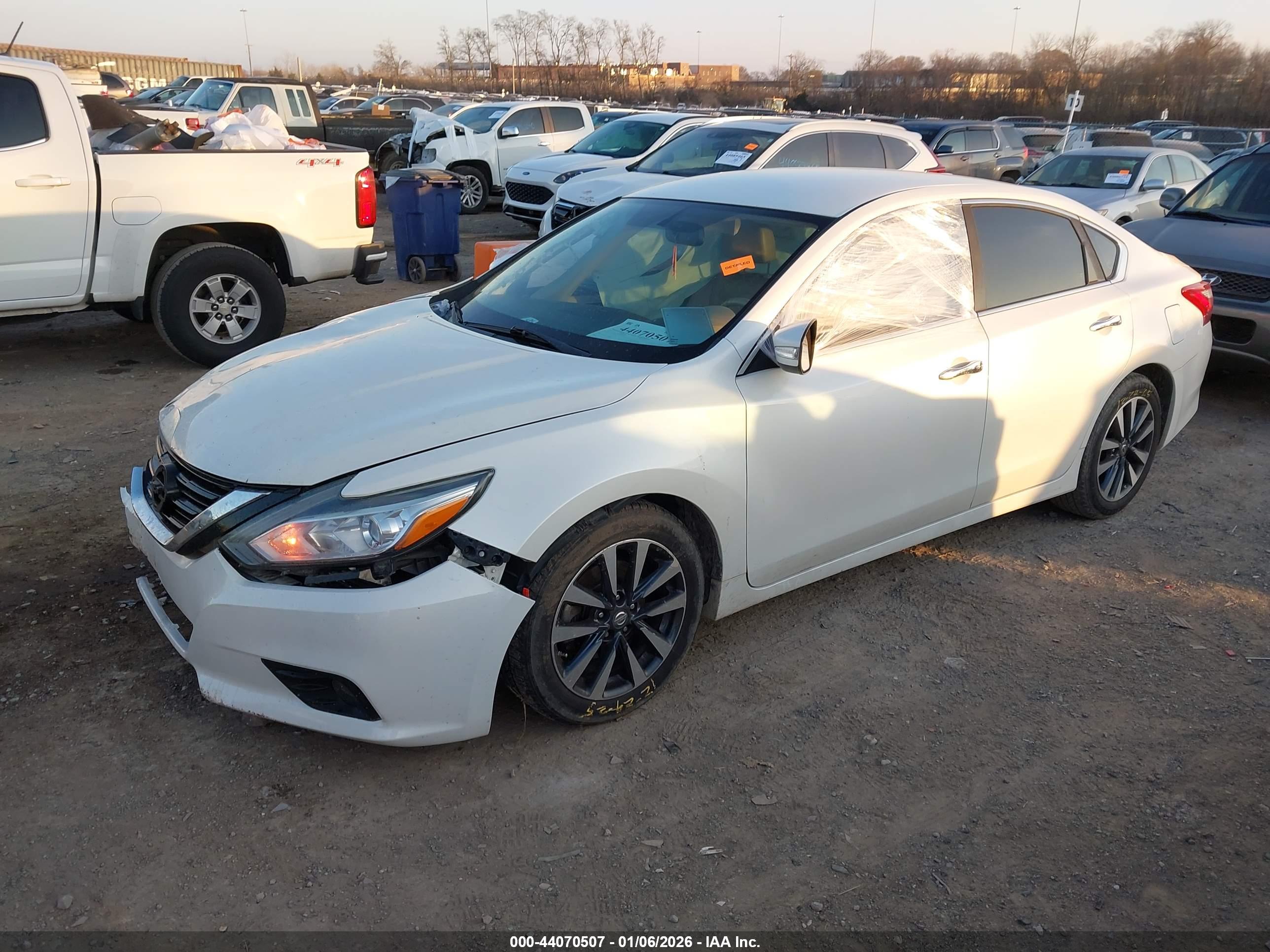 NISSAN ALTIMA image 2