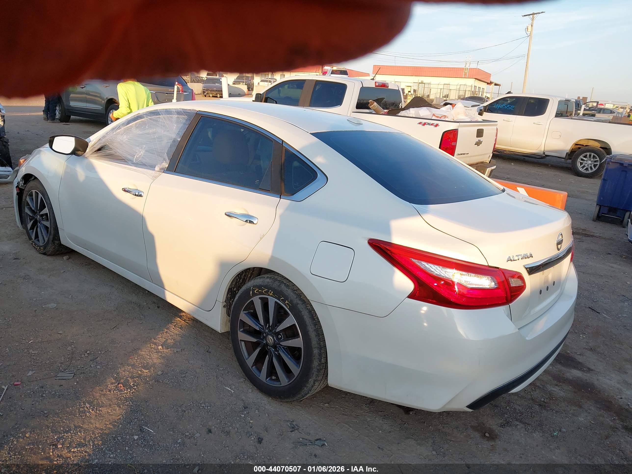 NISSAN ALTIMA image 3