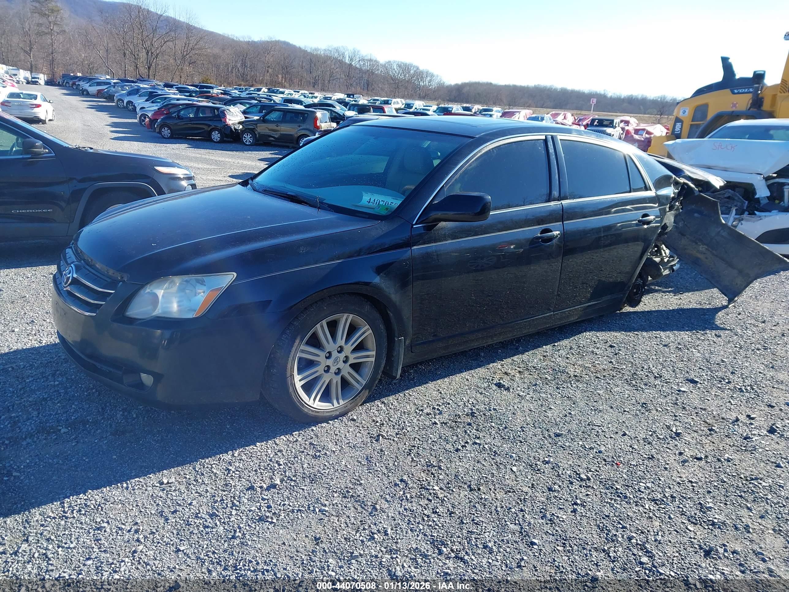 TOYOTA AVALON image 2