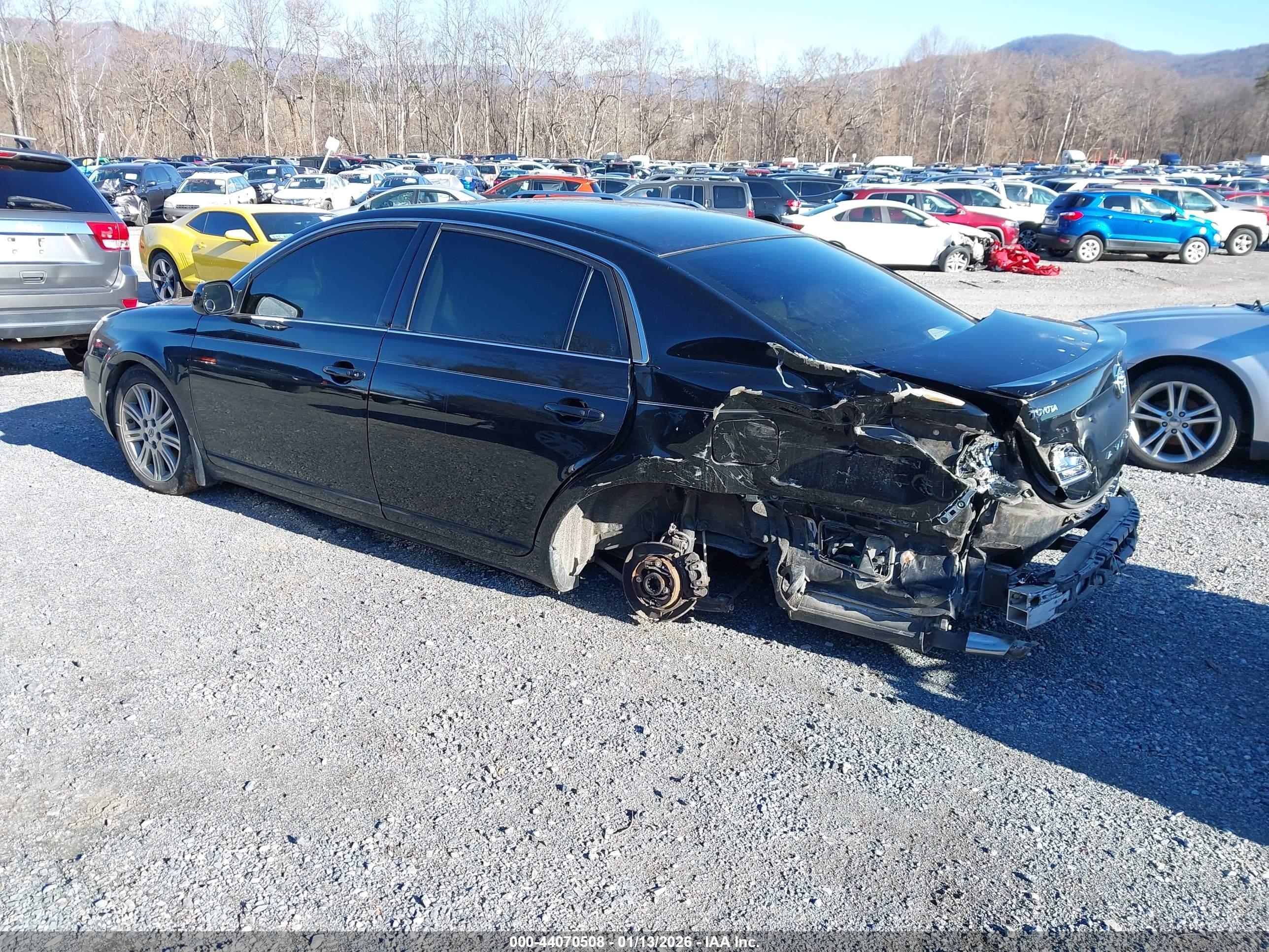 TOYOTA AVALON image 3