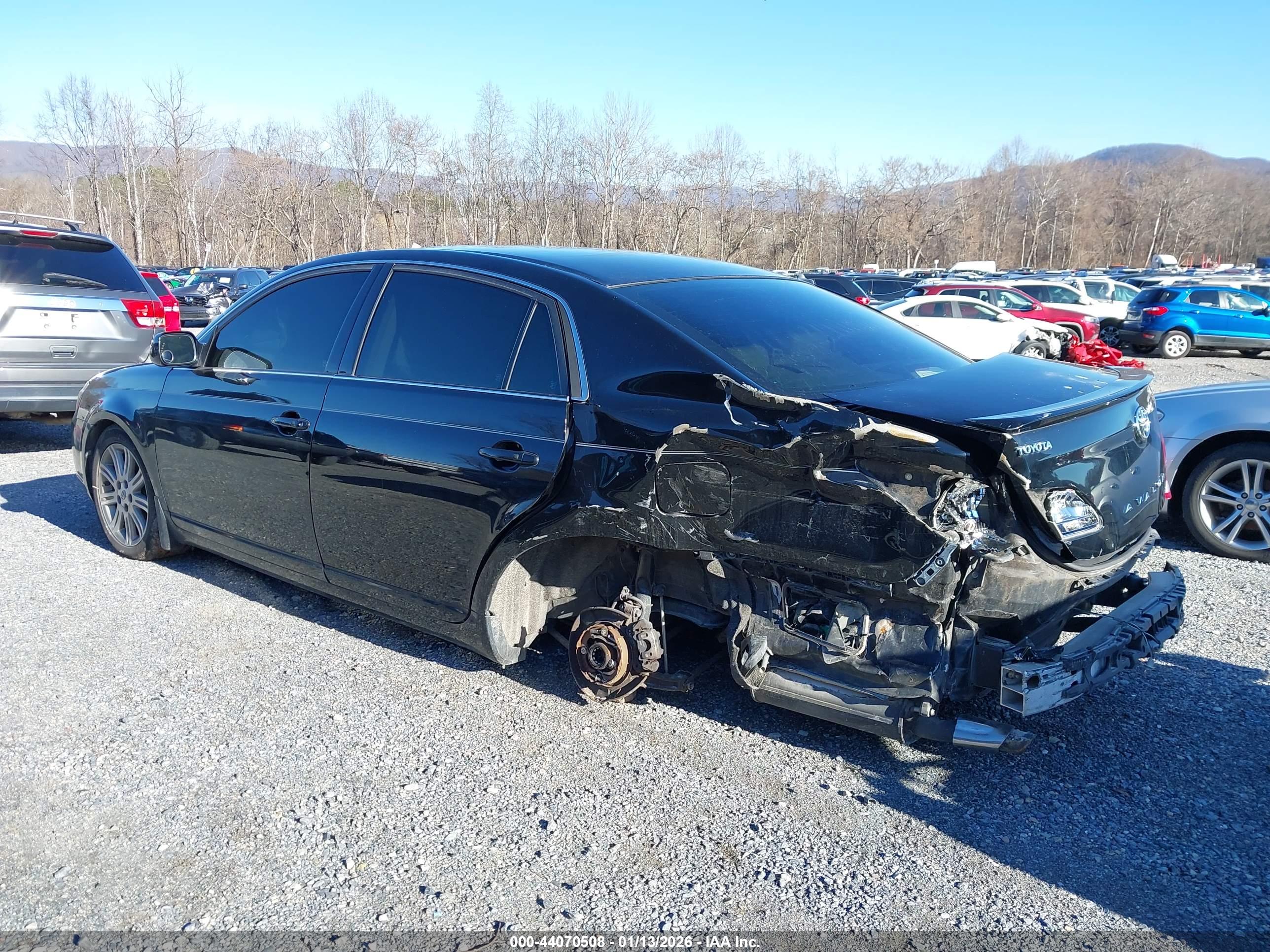 TOYOTA AVALON image 6