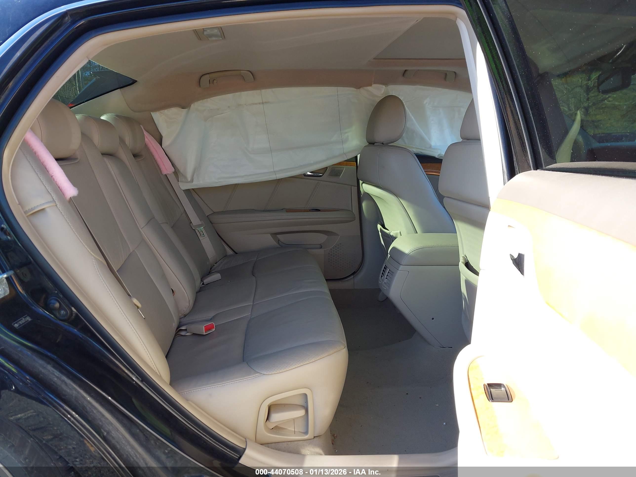 TOYOTA AVALON image 8