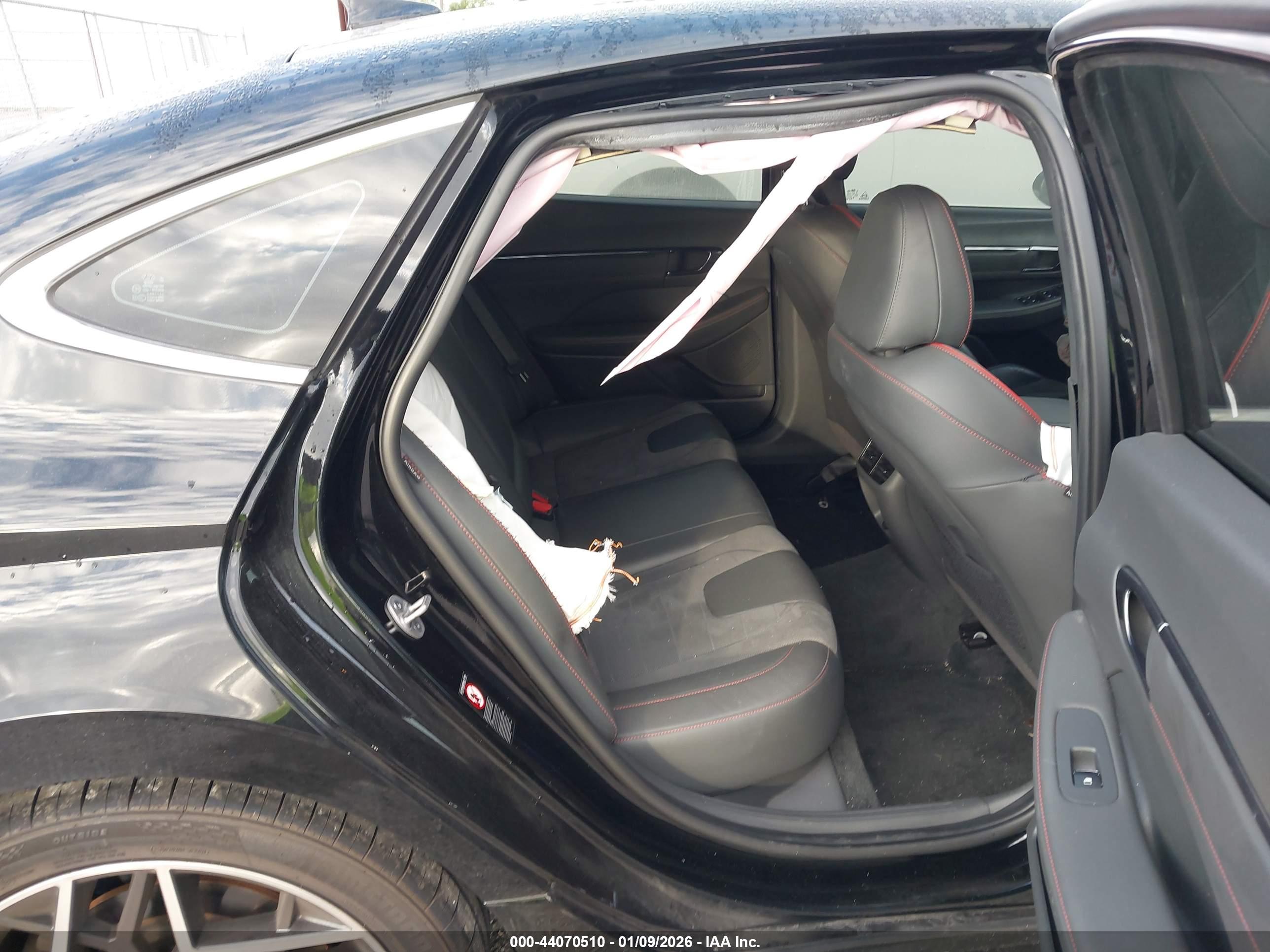 HYUNDAI SONATA image 8