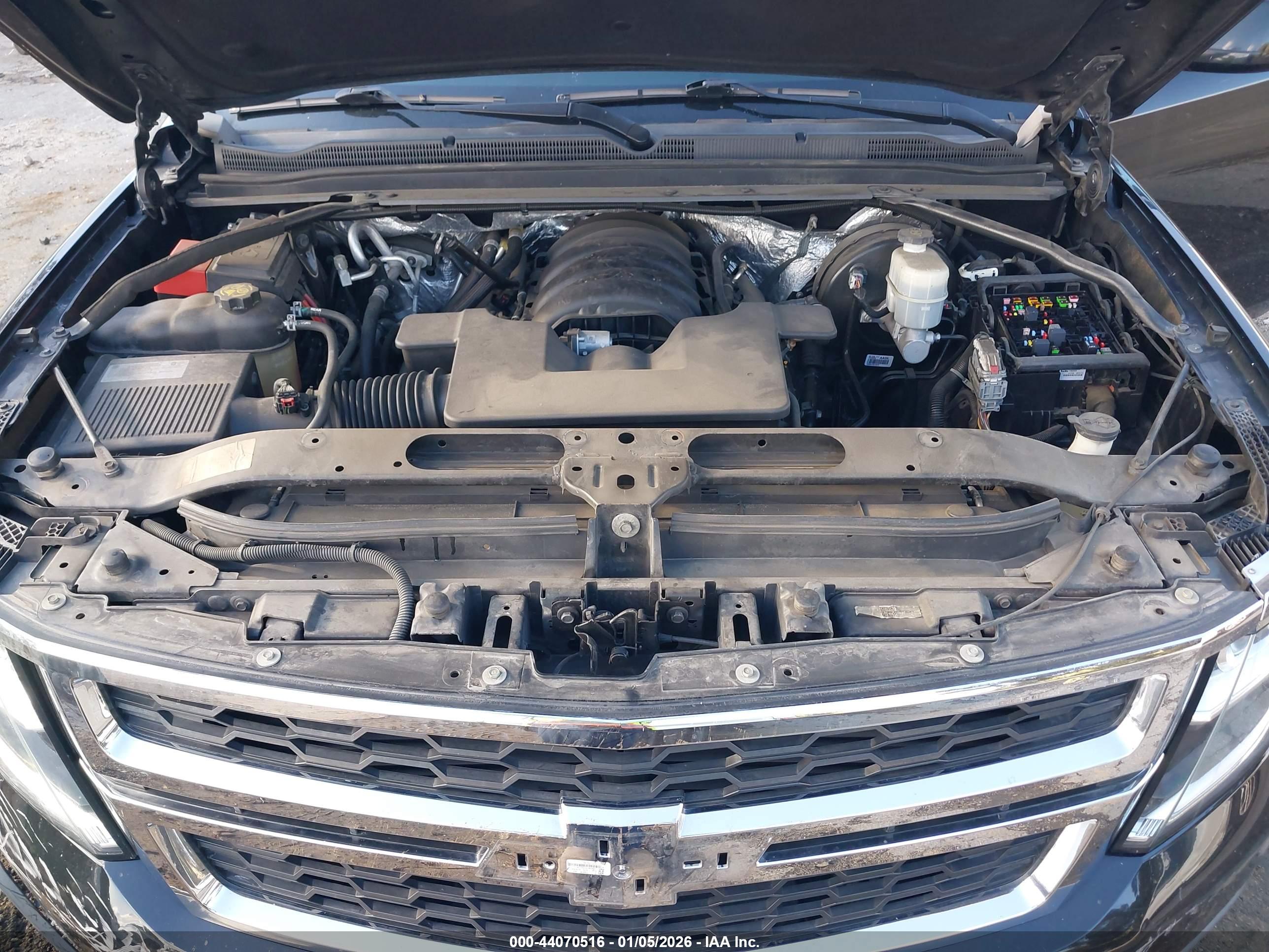 CHEVROLET SUBURBAN image 10
