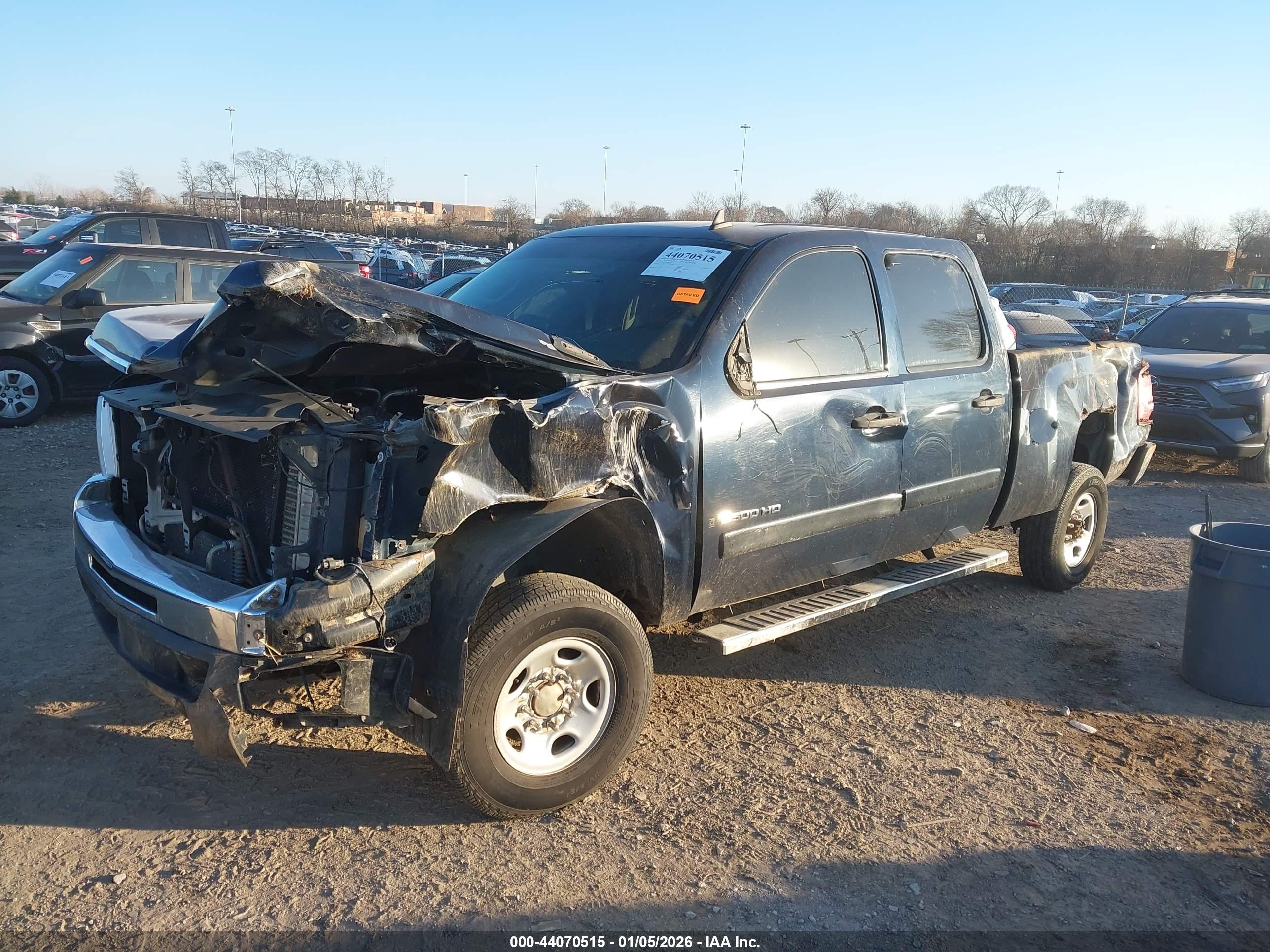 CHEVROLET SILVERADO image 2