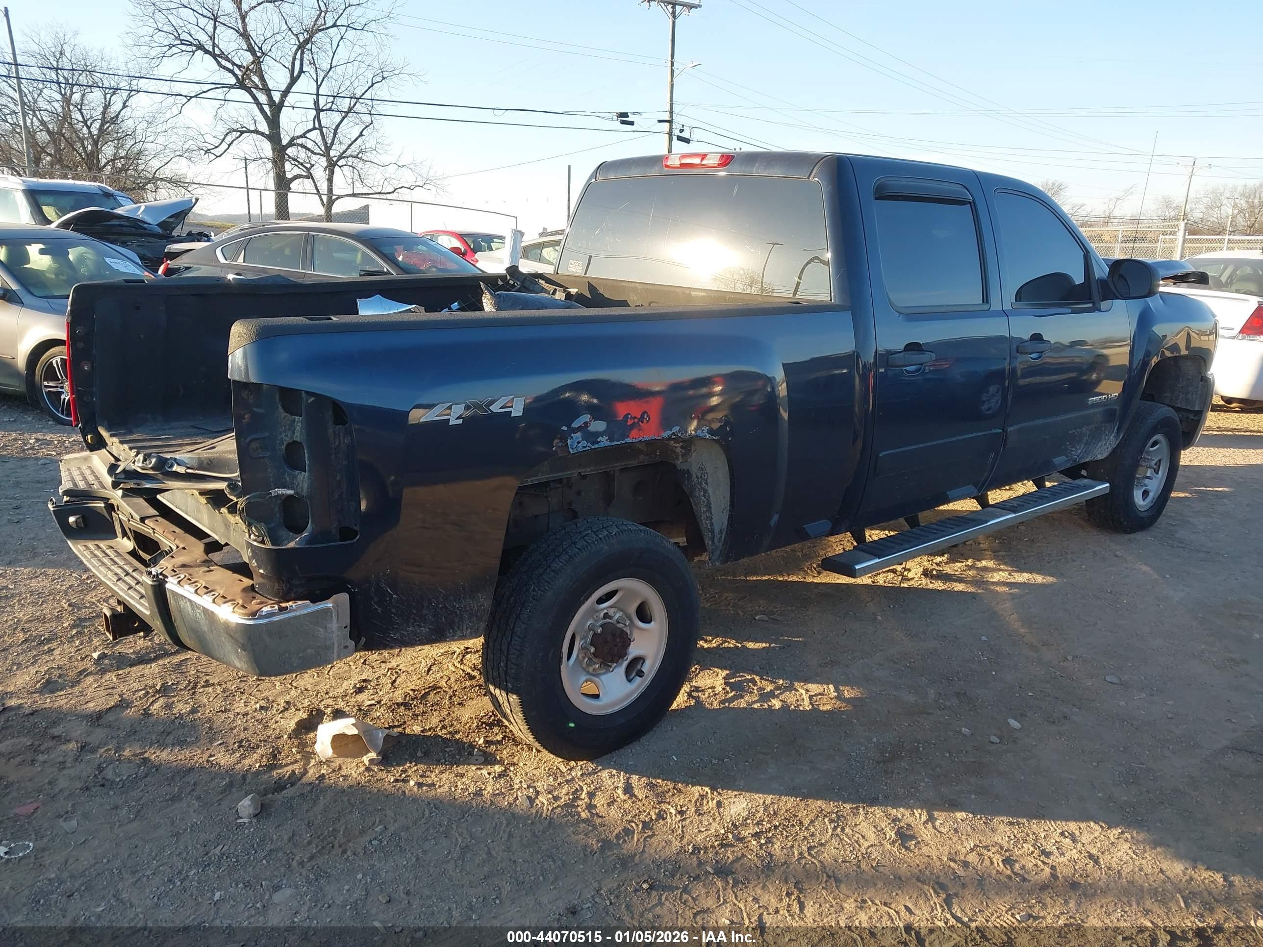 CHEVROLET SILVERADO image 4