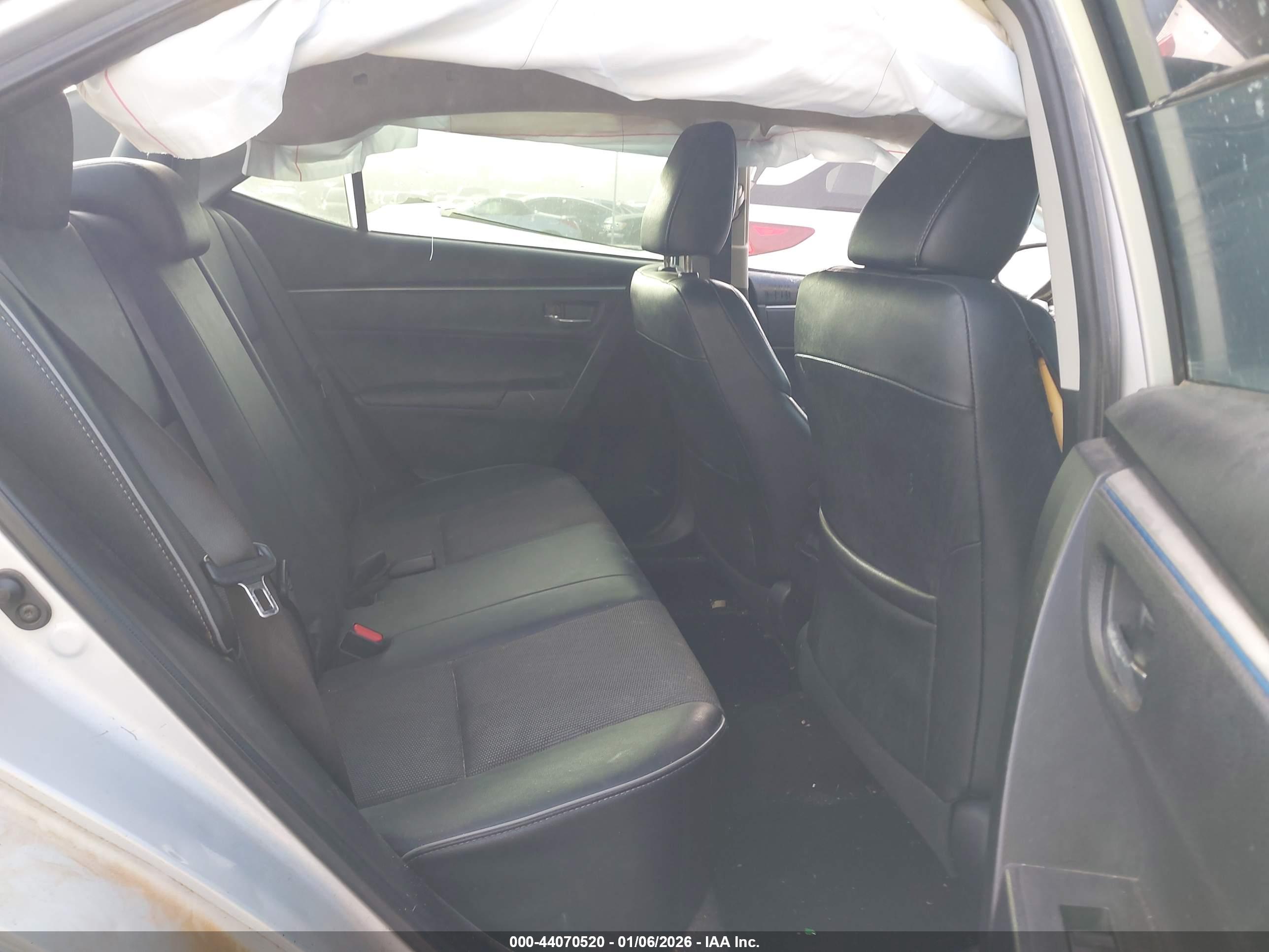 TOYOTA COROLLA image 8