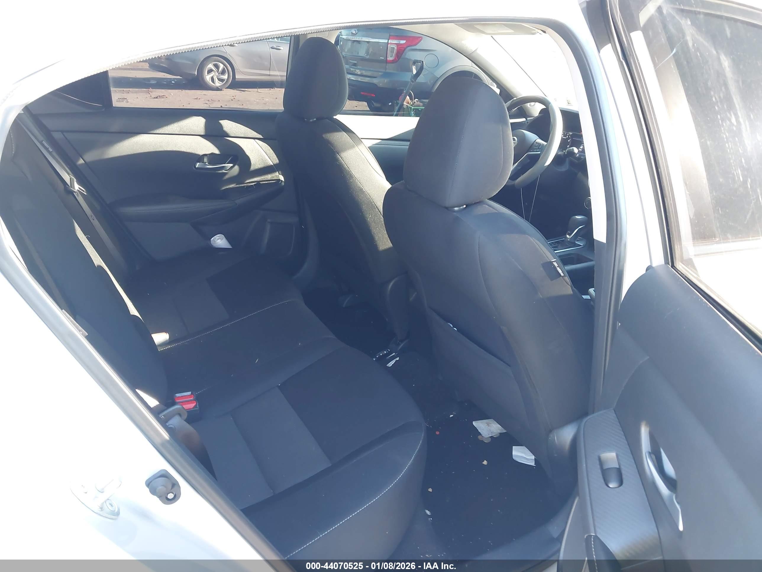 NISSAN SENTRA image 8