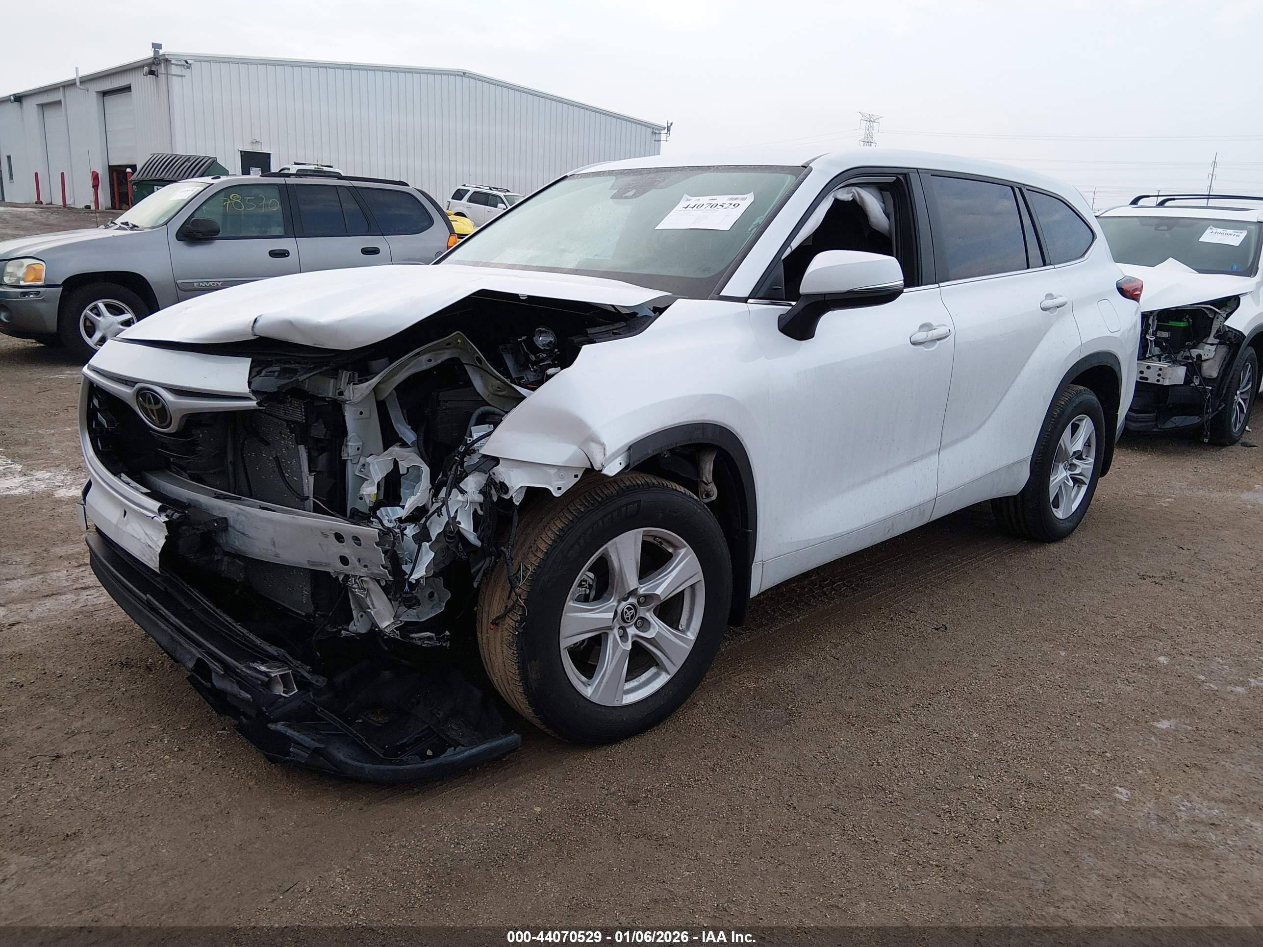 TOYOTA HIGHLANDER image 2
